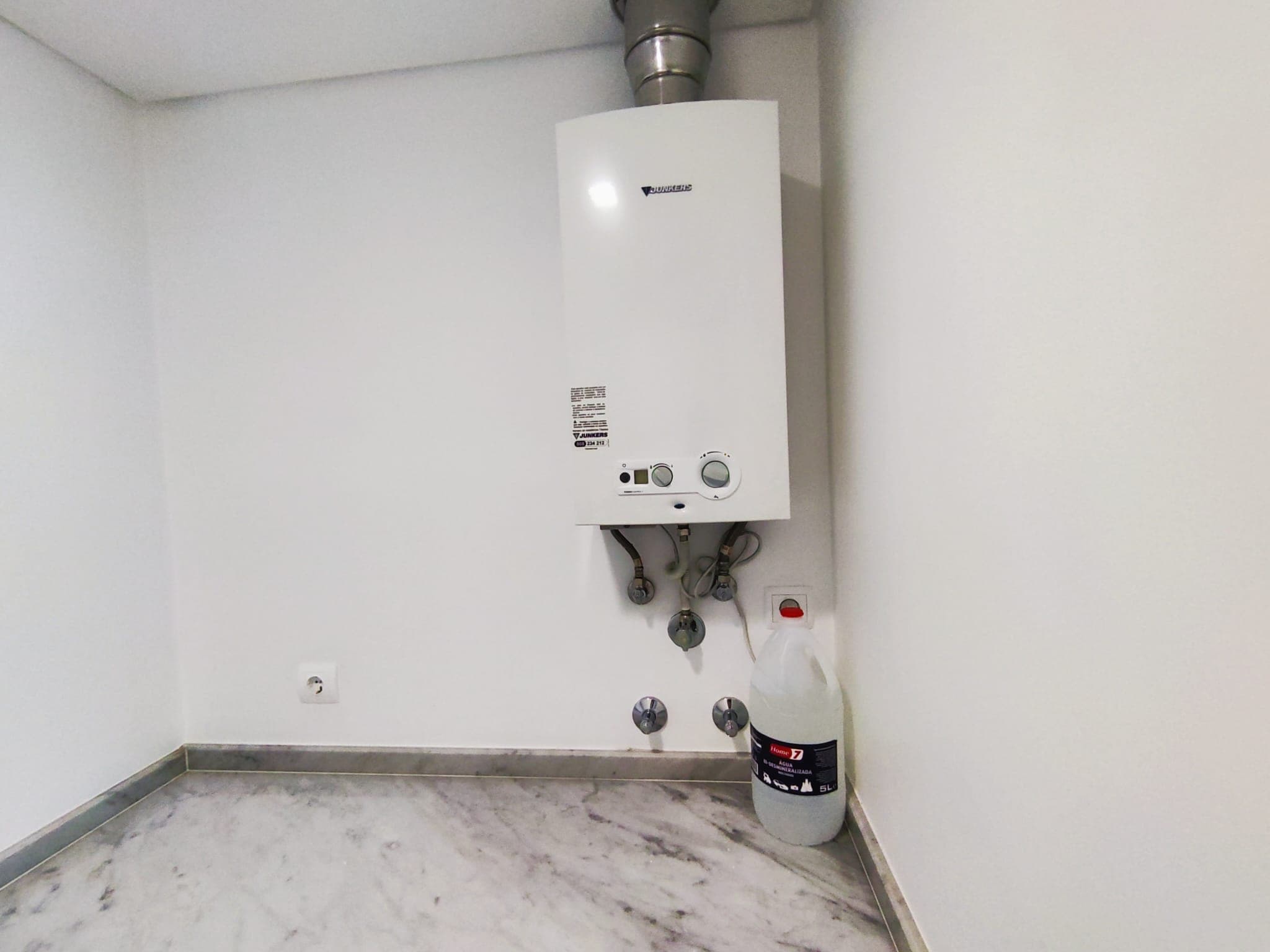 Apartamento T1 + Lugar de Estacionamento · Funchal — image 12