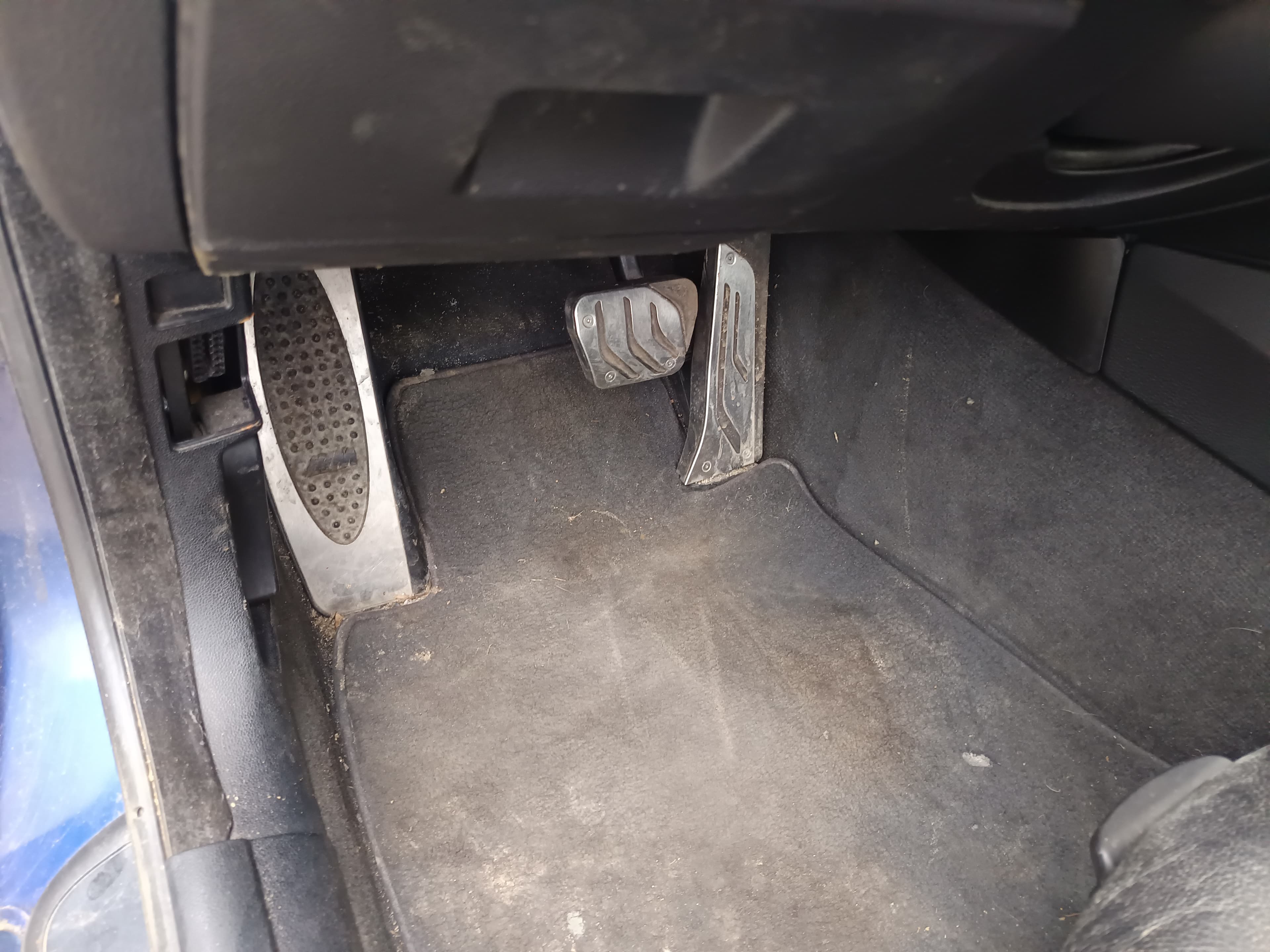 BMW 320 · Ano 2011 — imagen 32