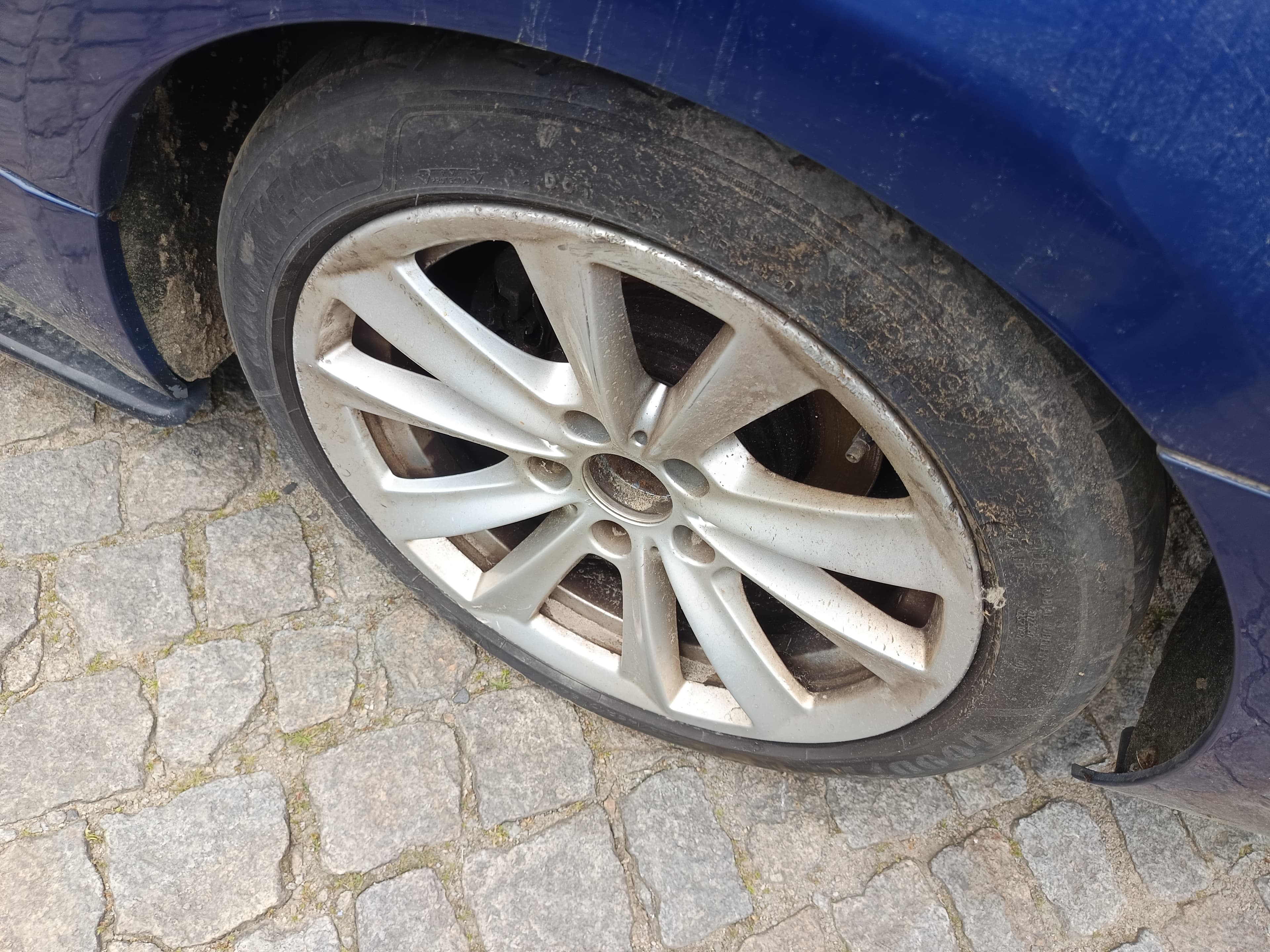 BMW 320 · Ano 2011 — imagen 7