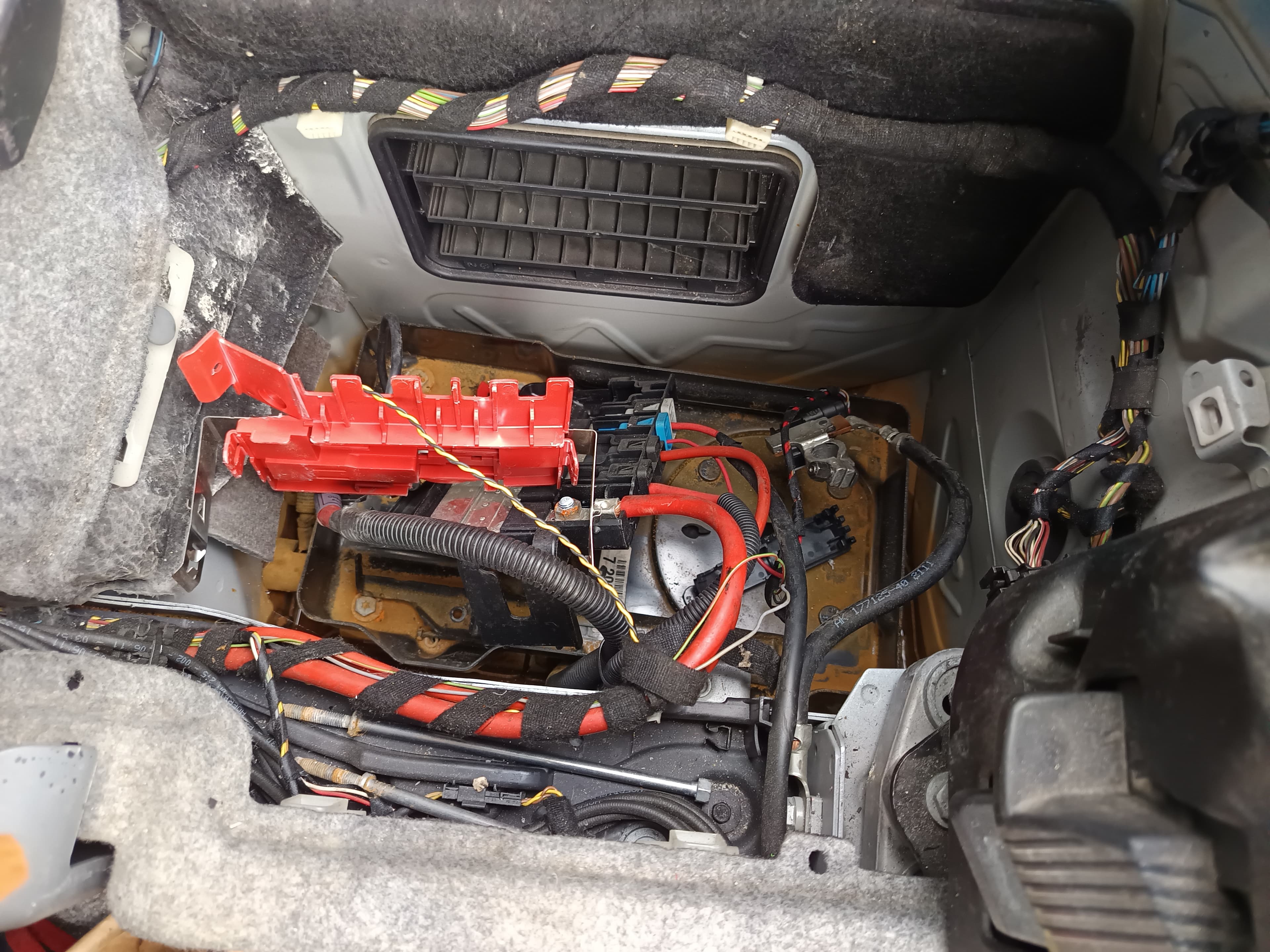 BMW 320 · Ano 2011 — imagen 43