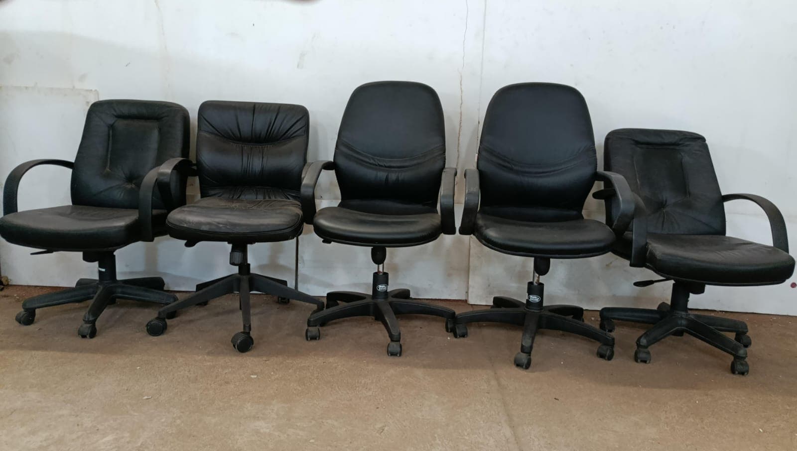 Swivel Chairs — image 1