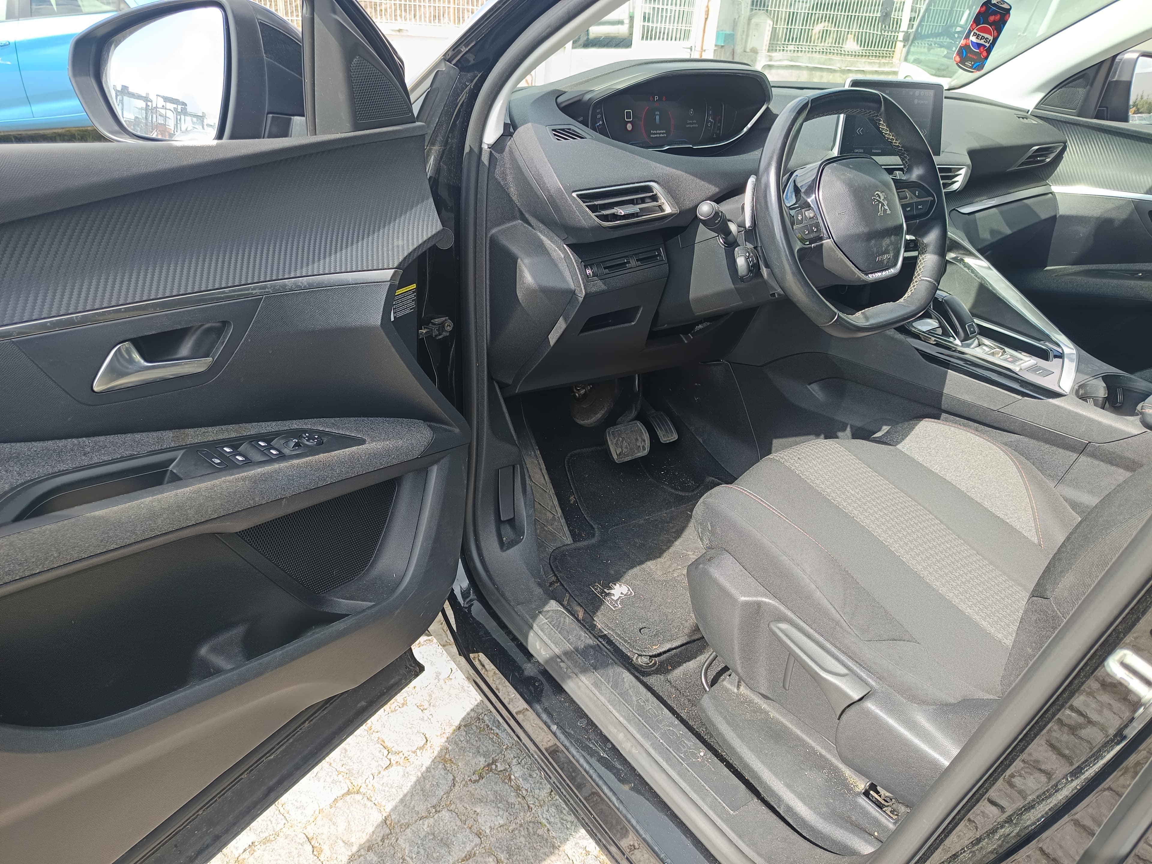 Peugeot 3008 · Ano 2018 — imagen 29