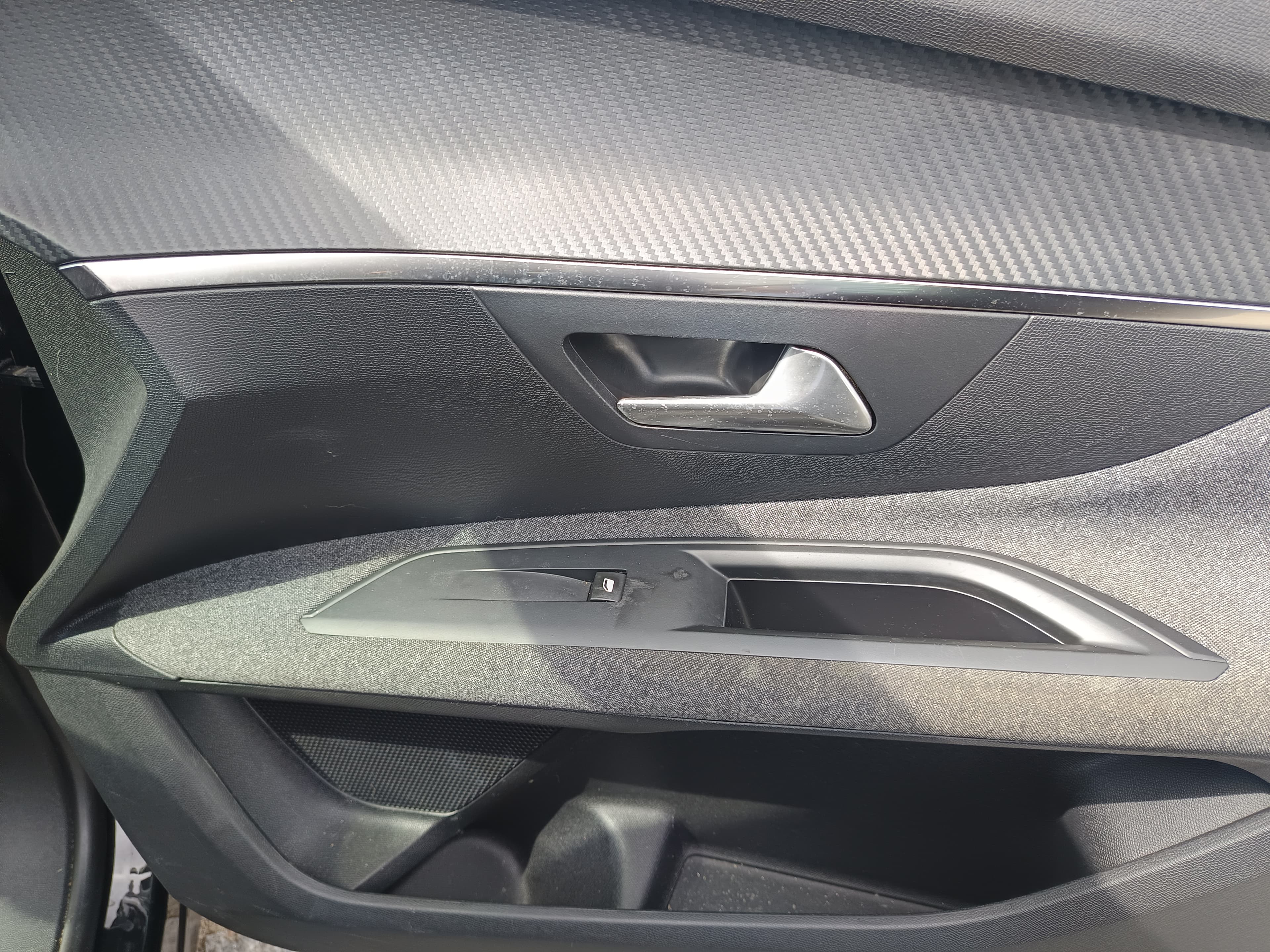 Peugeot 3008 · Ano 2018 — imagen 23