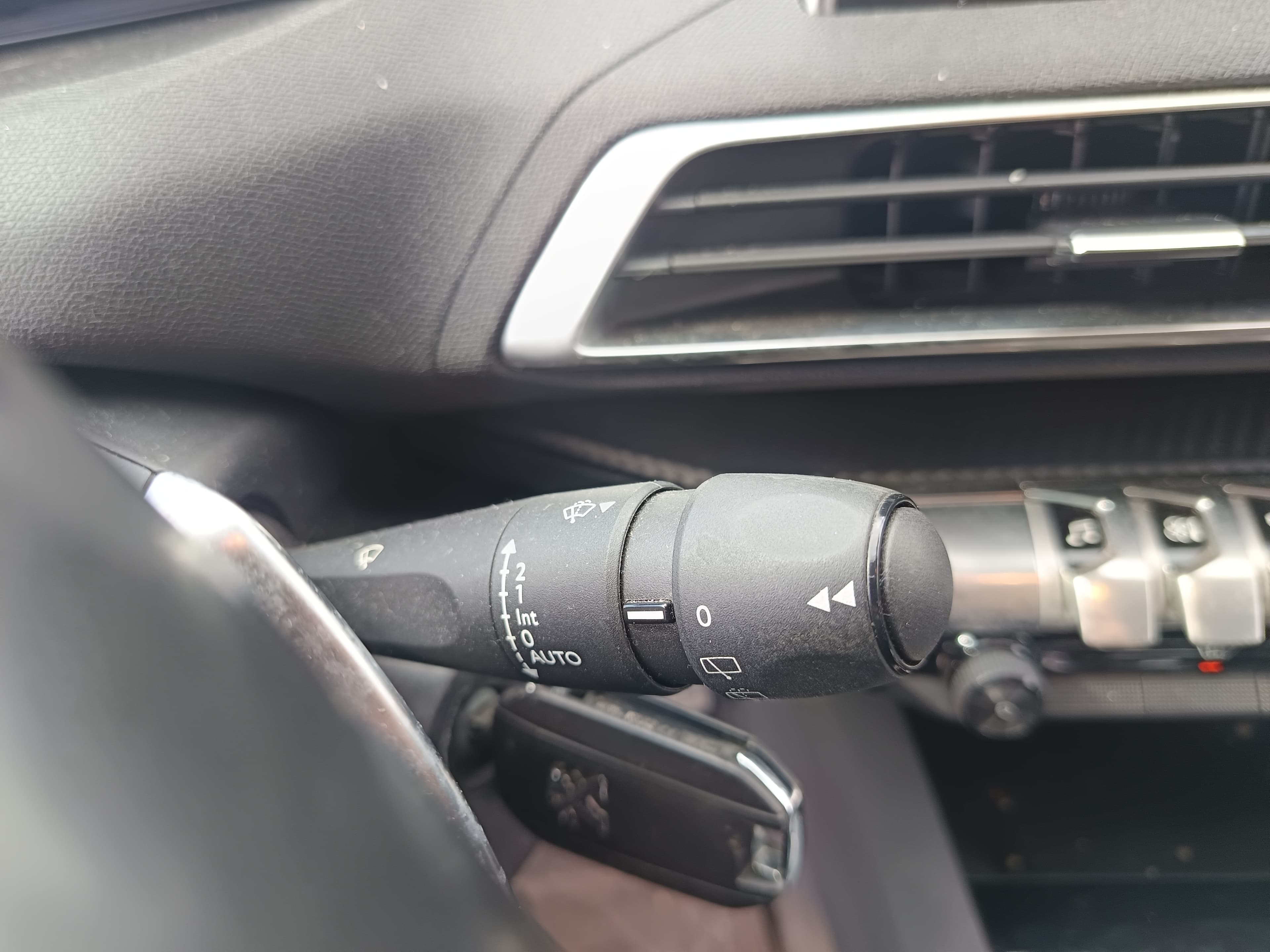 Peugeot 3008 · Ano 2018 — imagen 42