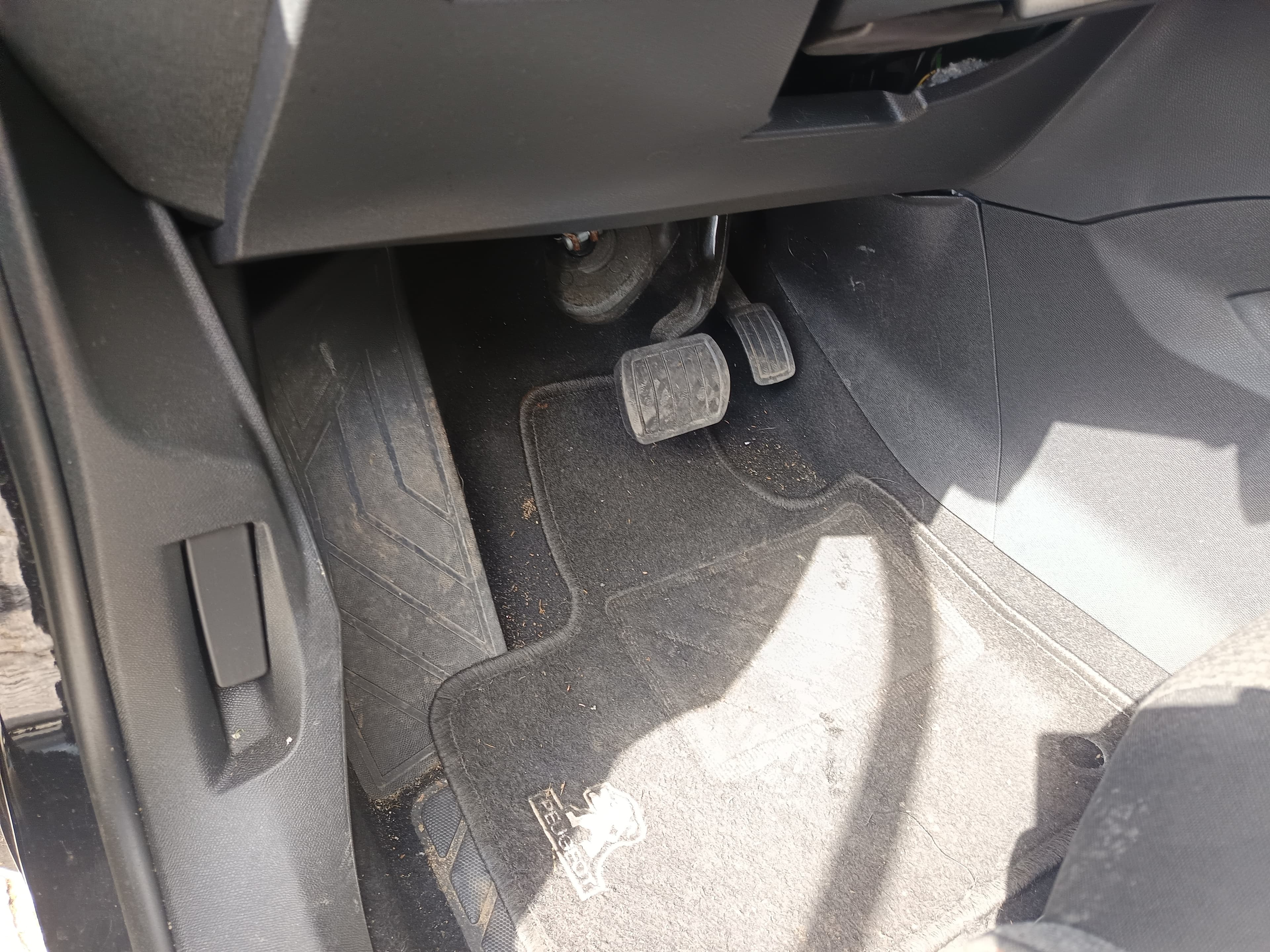 Peugeot 3008 · Ano 2018 — imagen 32