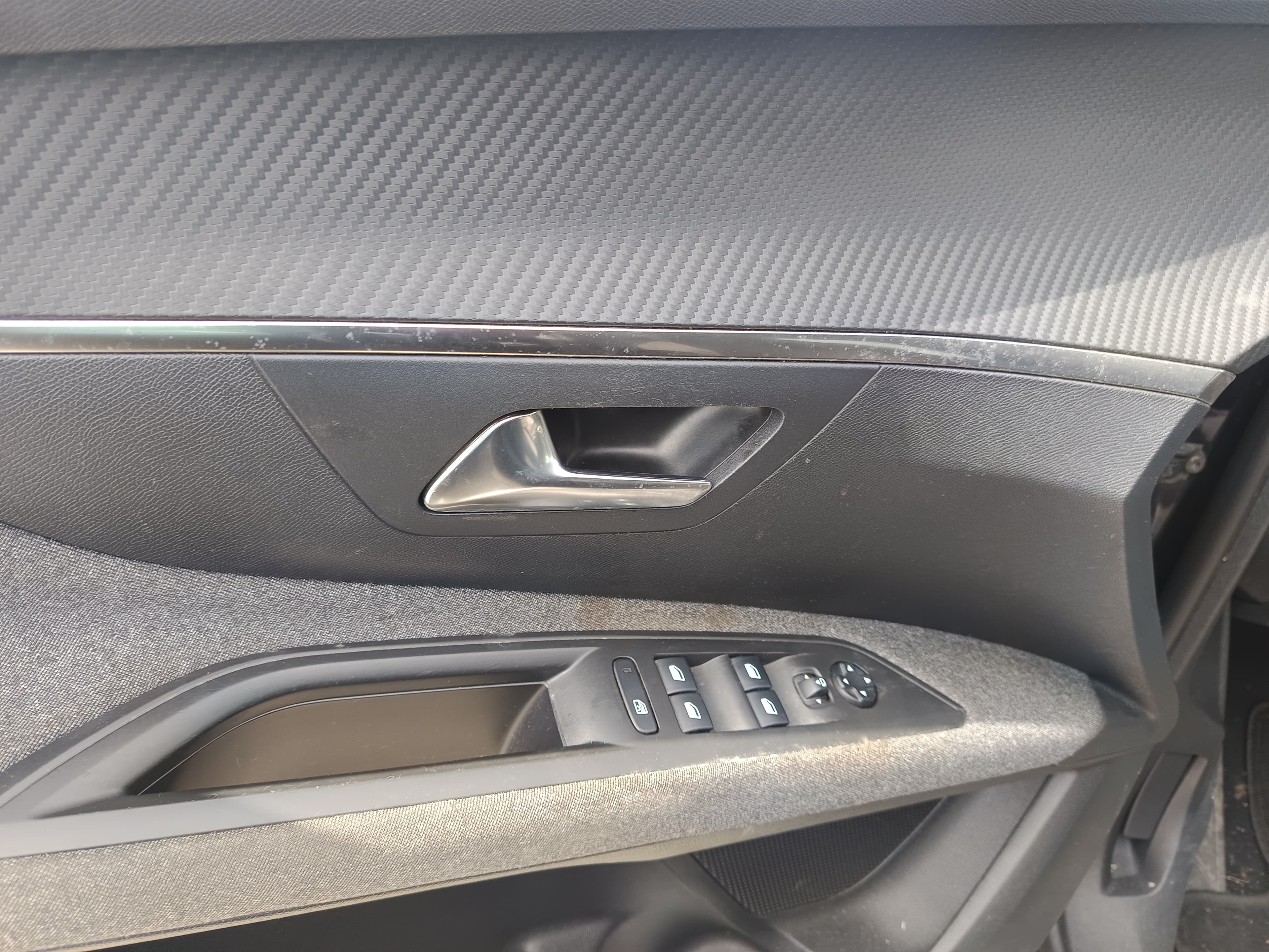 Peugeot 3008 · Ano 2018 — imagen 30