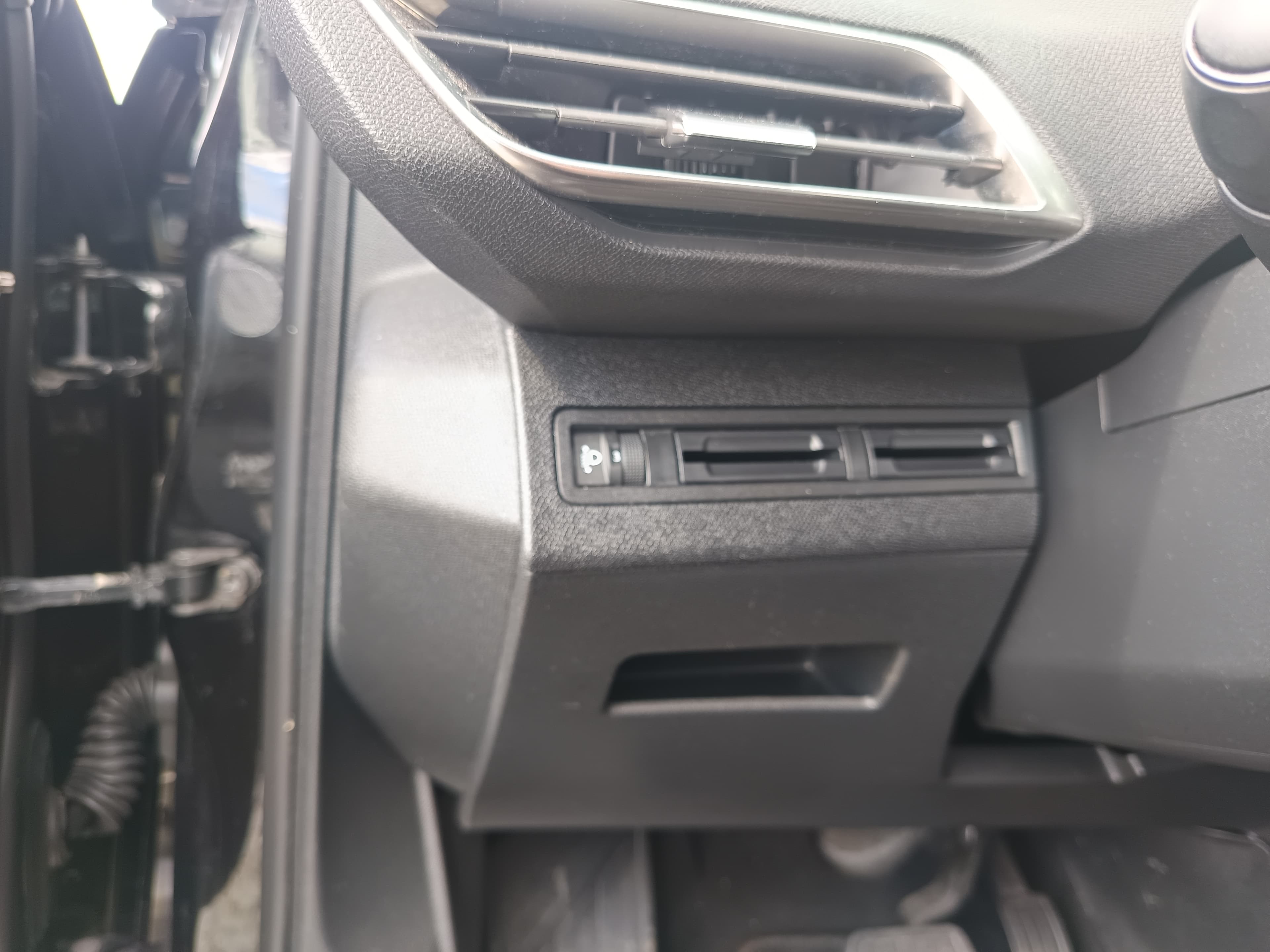 Peugeot 3008 · Ano 2018 — imagen 44