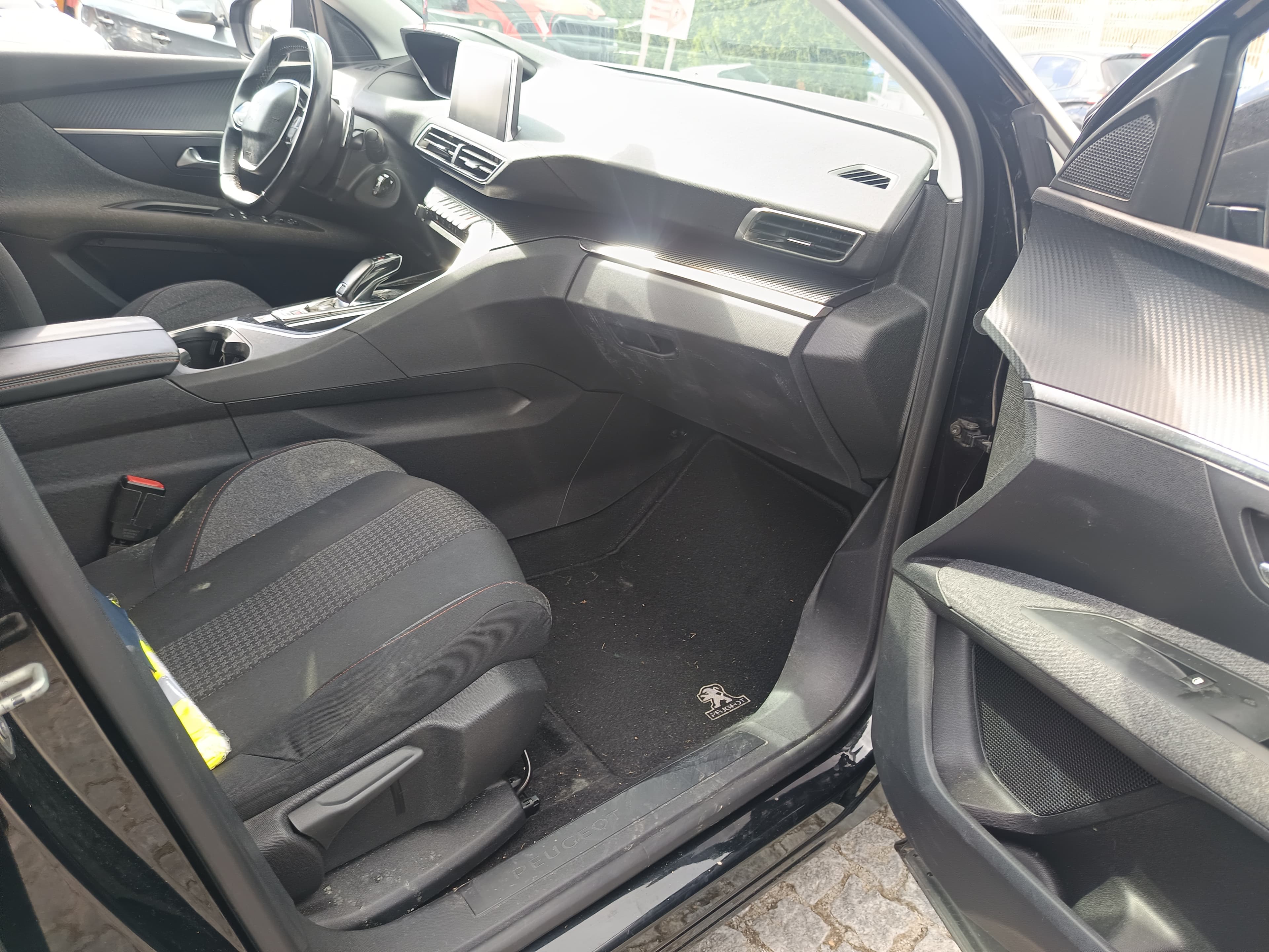Peugeot 3008 · Ano 2018 — imagen 22