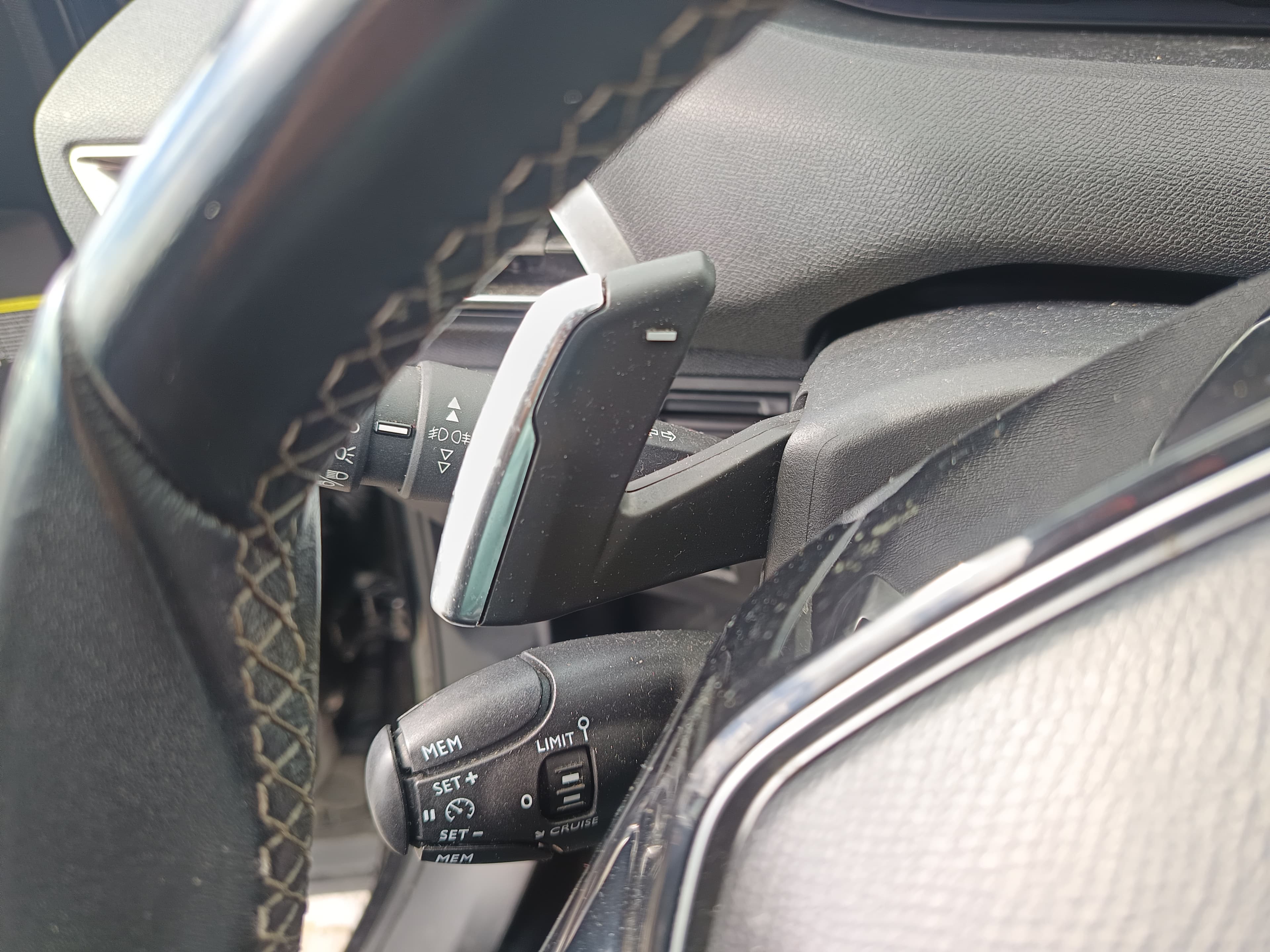 Peugeot 3008 · Ano 2018 — imagen 43