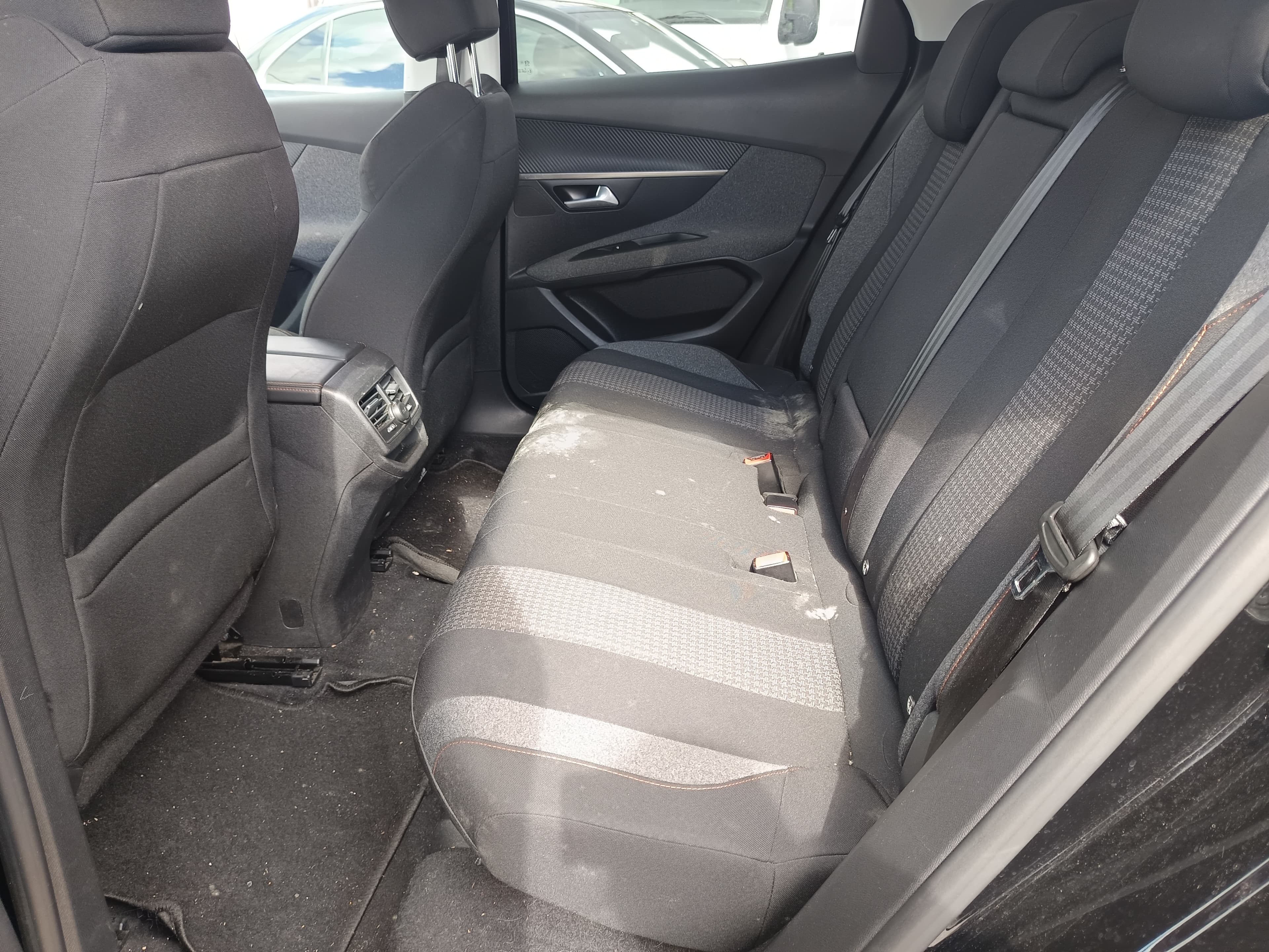 Peugeot 3008 · Ano 2018 — imagen 28