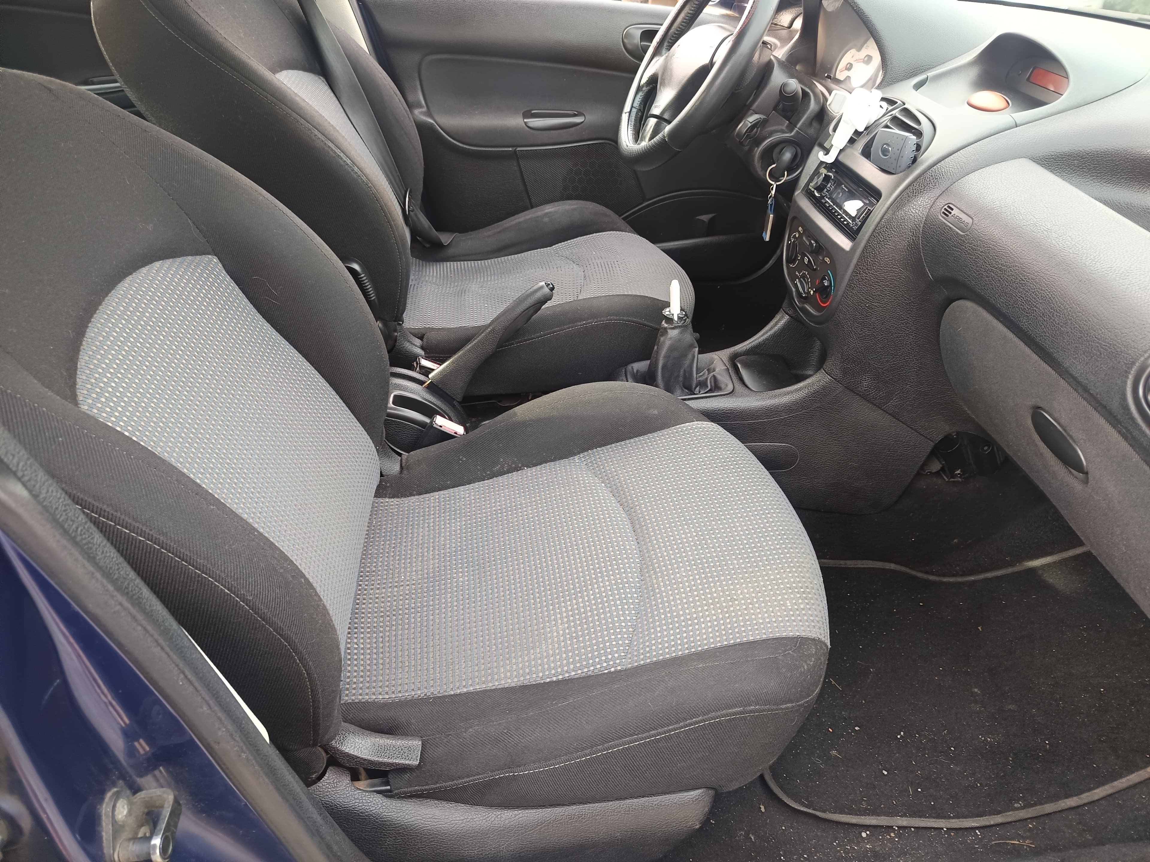 Peugeot 206 · Año 2003 — imagen 24