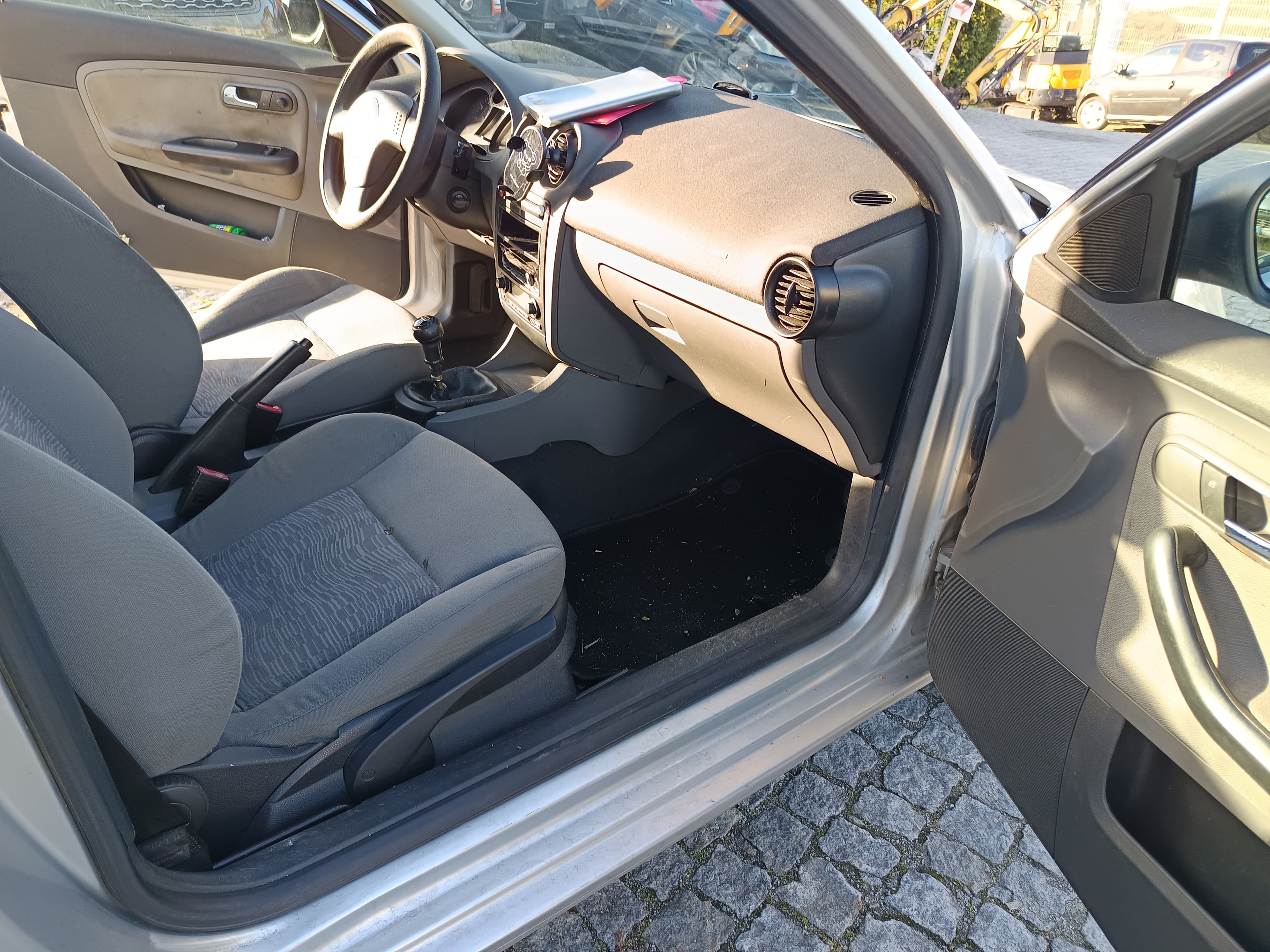 Seat Ibiza 1.2 · Ano 2002 — imagem 27