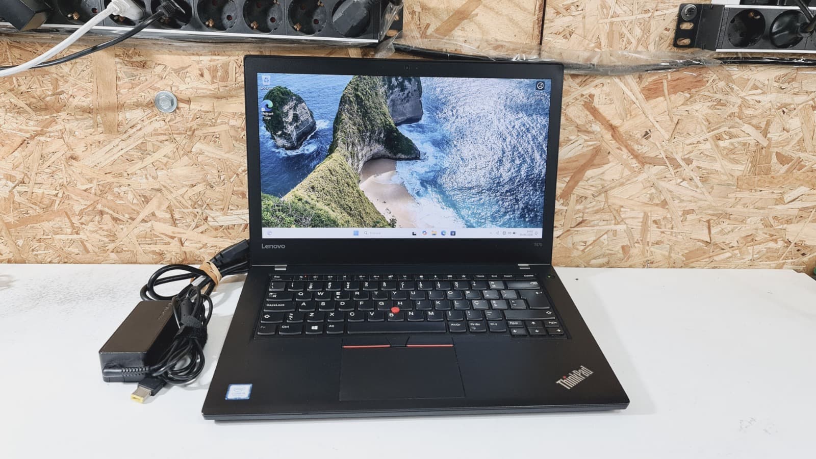 Computador portátil Lenovo ThinkPad T470 — imagen 1