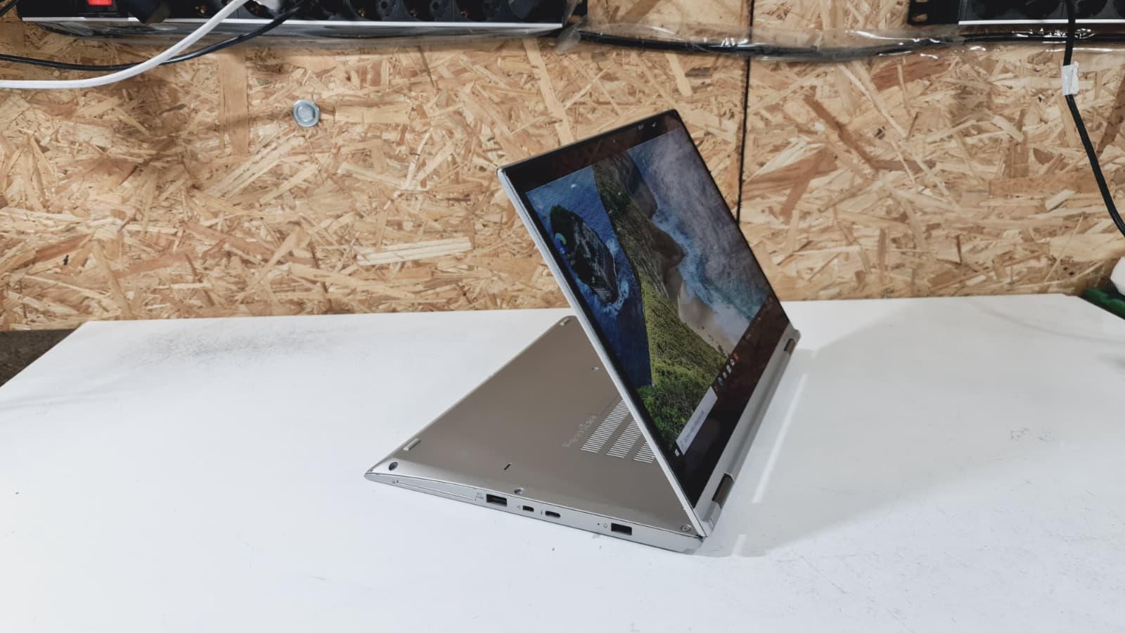 Computador portátil Lenovo ThinkPad X380 Yoga — imagen 3