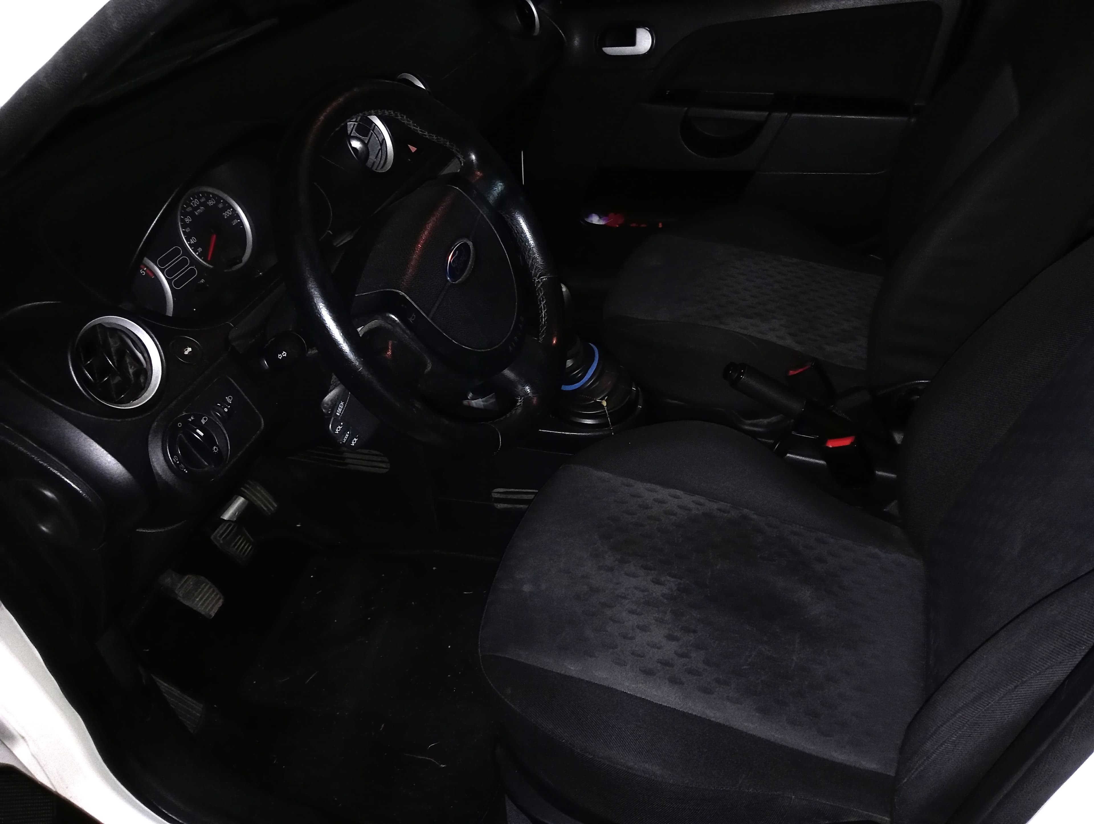 Ford Fiesta · Ano 2005 — imagem 5