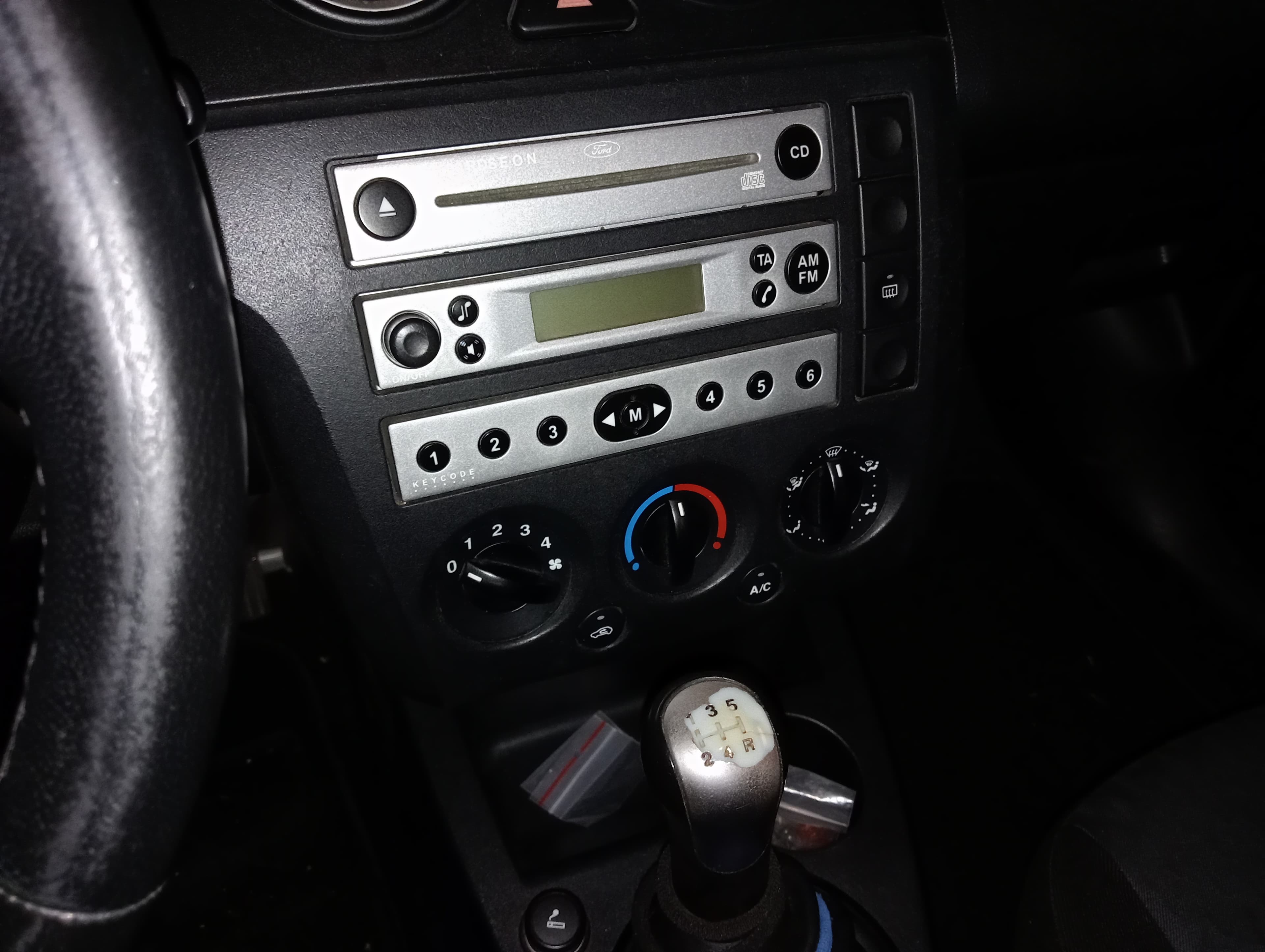 Ford Fiesta · Ano 2005 — imagem 6