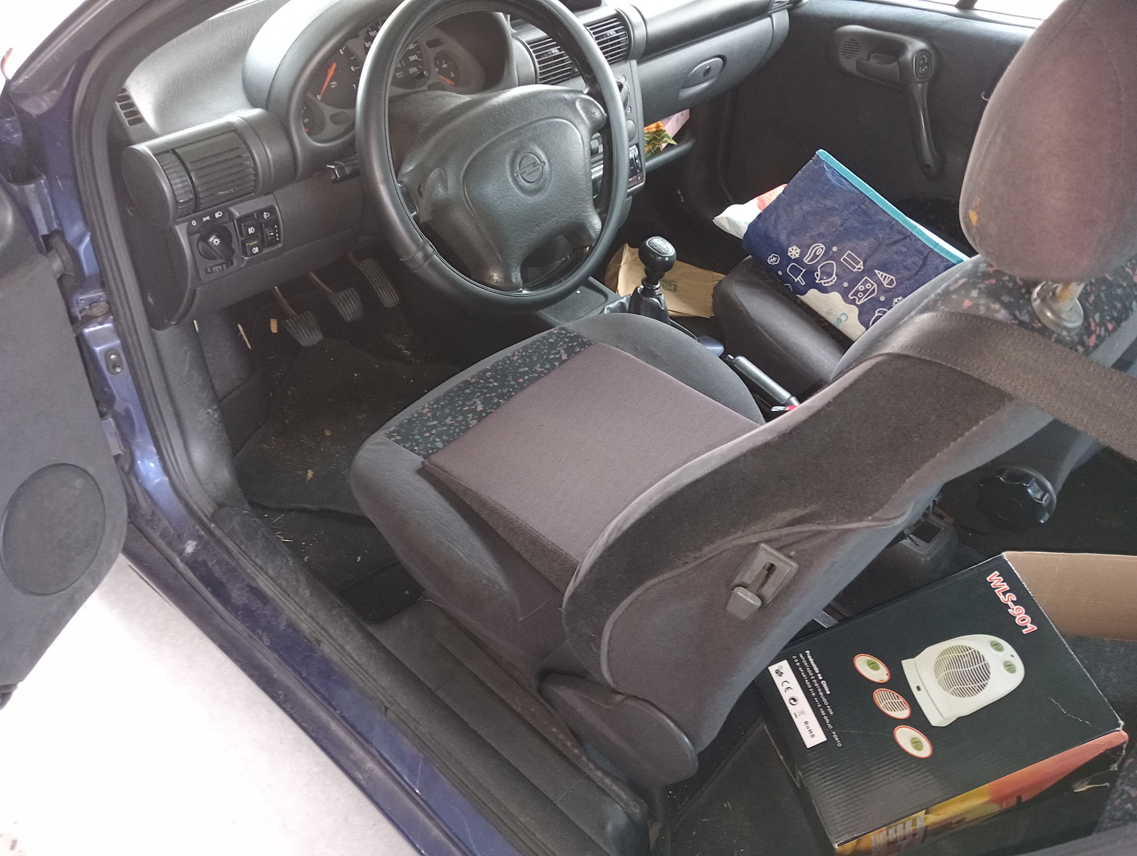 Opel Tigra · Ano 1995 — imagen 8