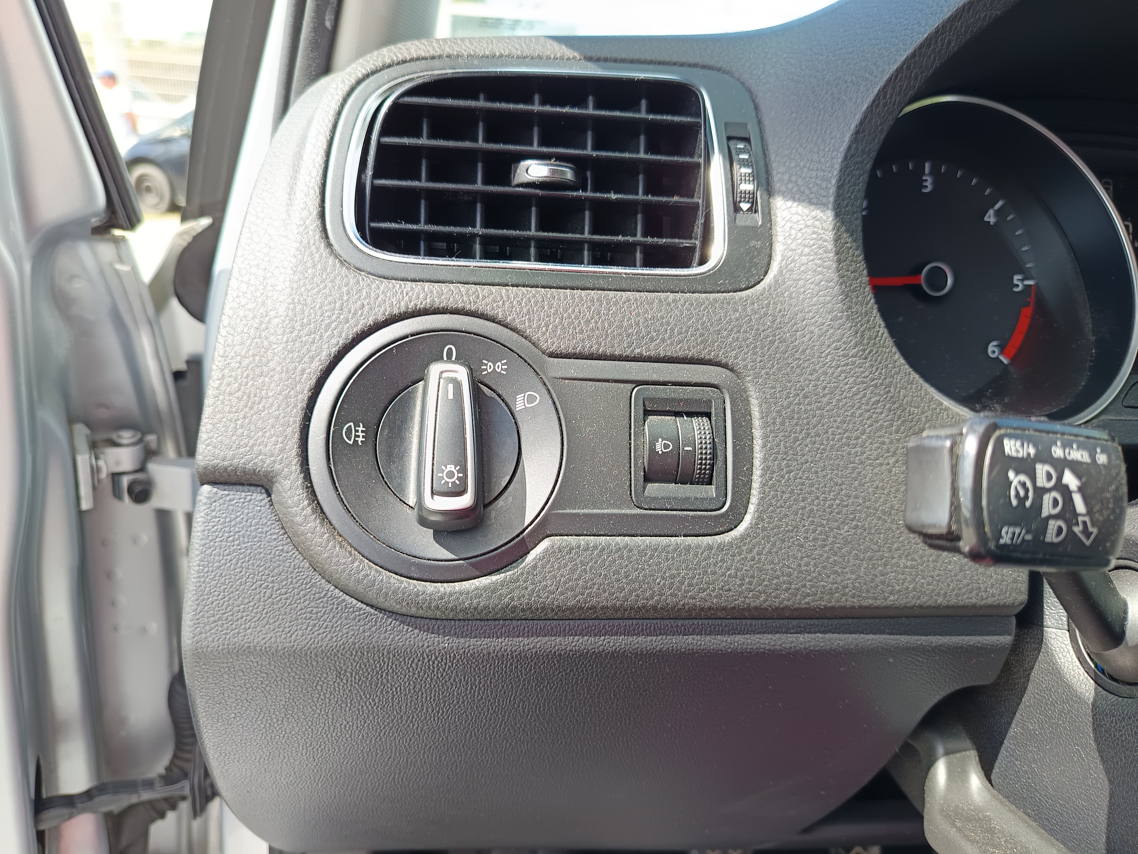 Volkswagen Polo- 2014 — imagen 41