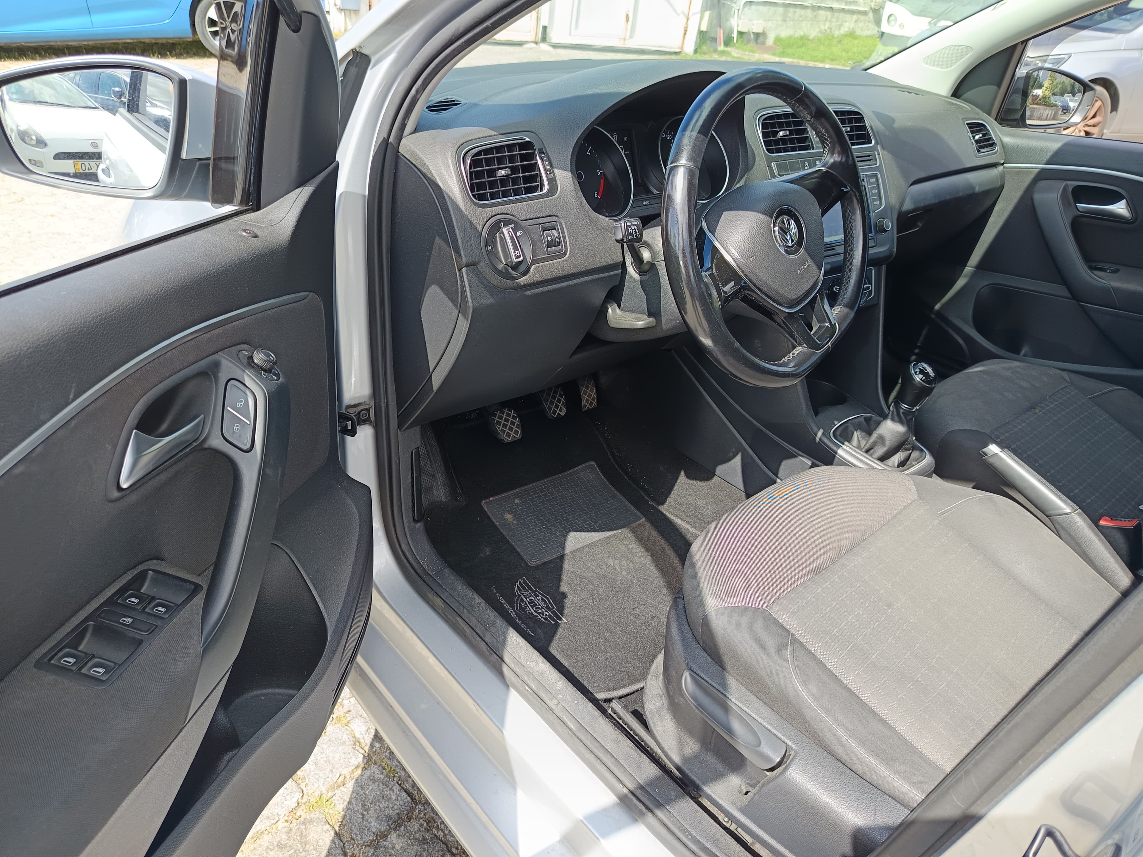Volkswagen Polo- 2014 — imagen 28