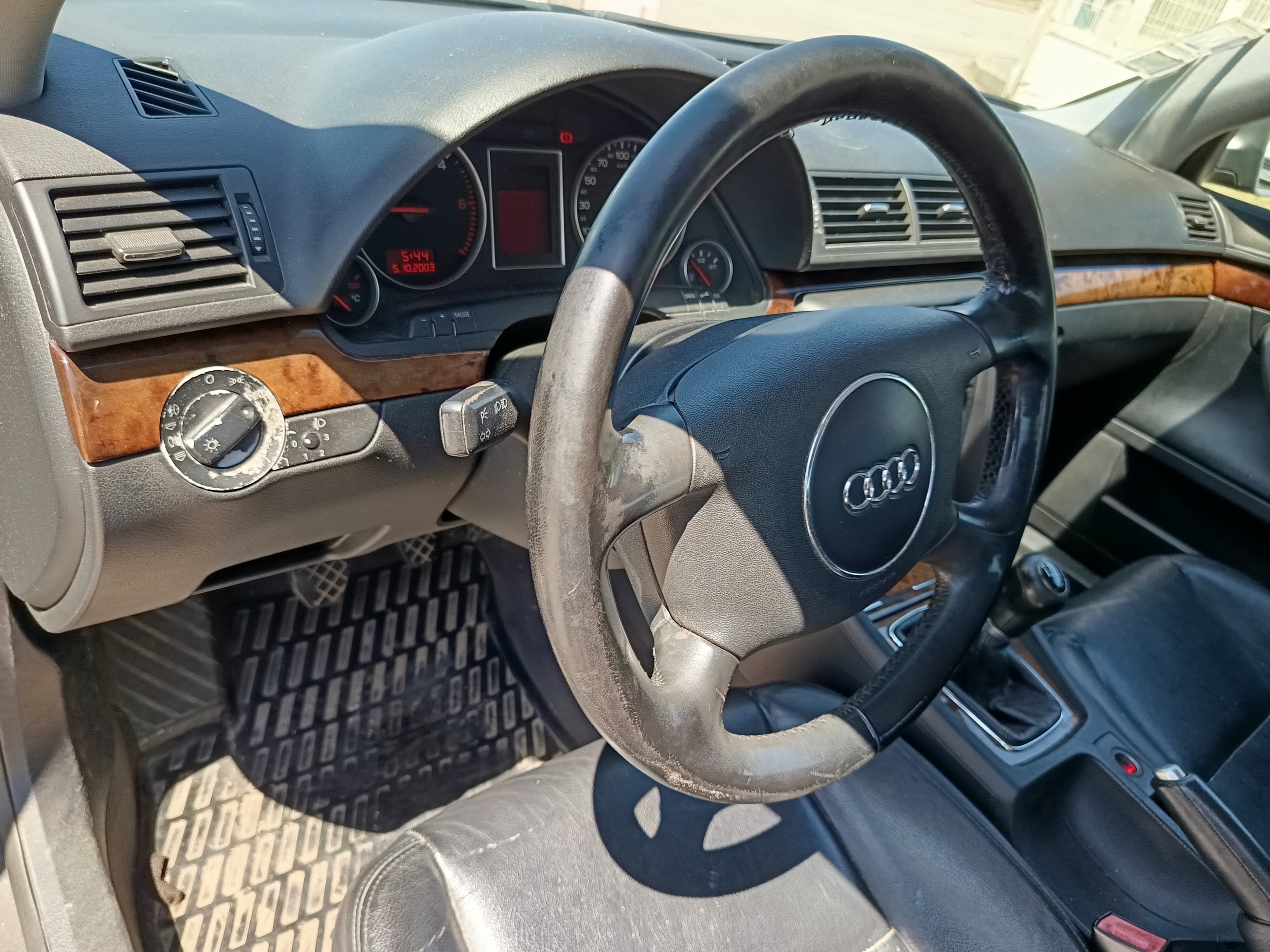 Audi A4 1.9 TDI · Ano 2004 — imagen 30