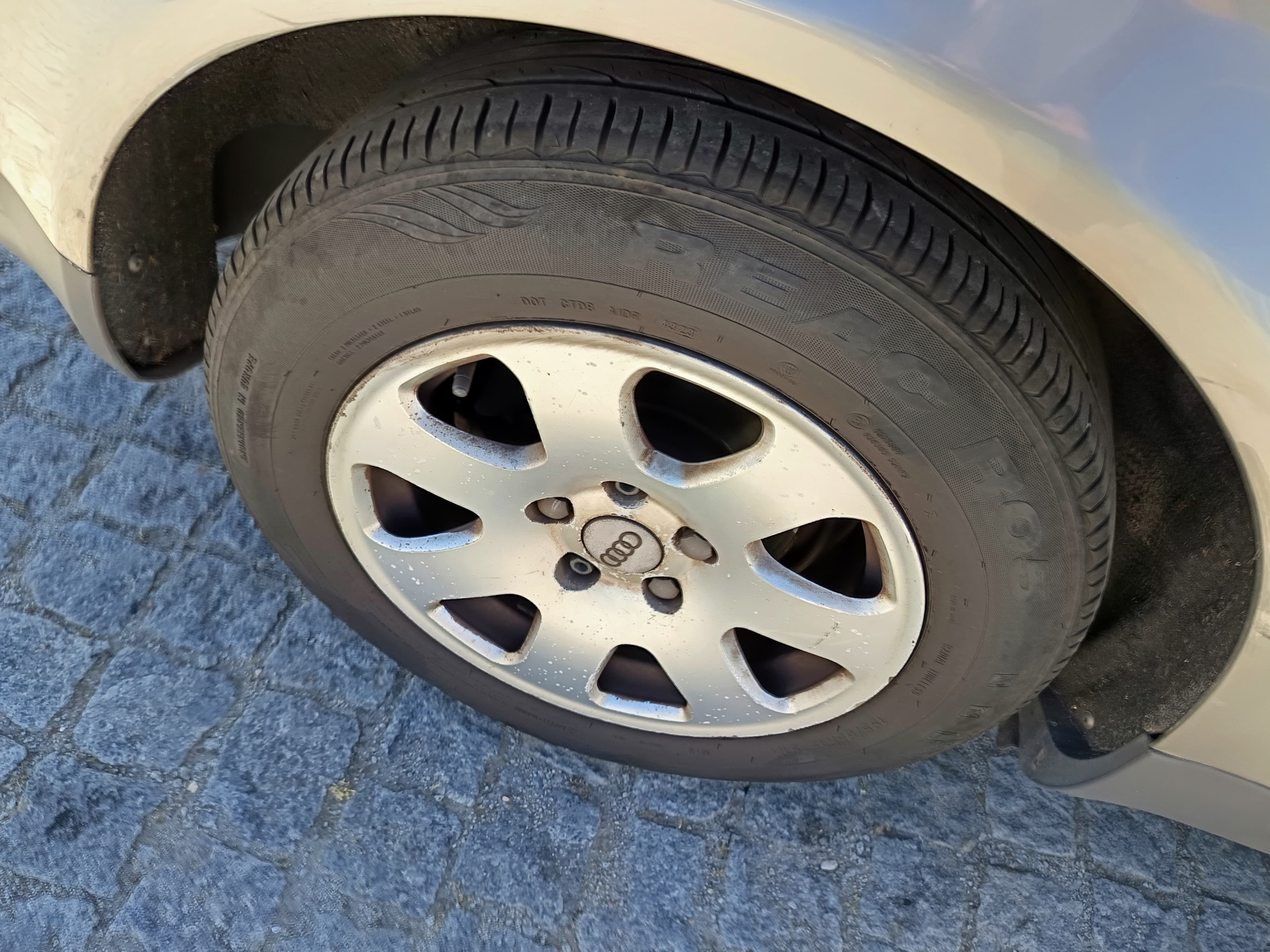 Audi A4 1.9 TDI · Ano 2004 — imagen 10