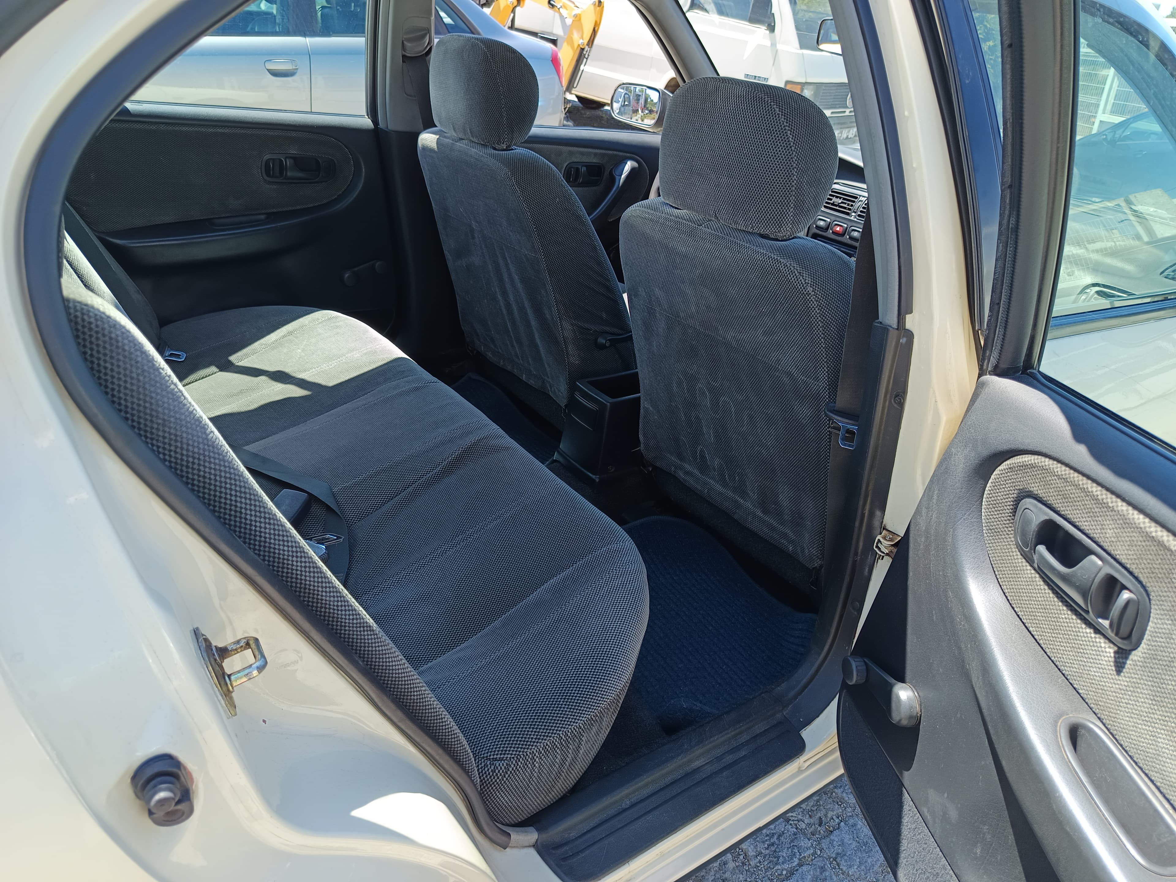 Nissan Primera · Ano 1991 — imagem 18