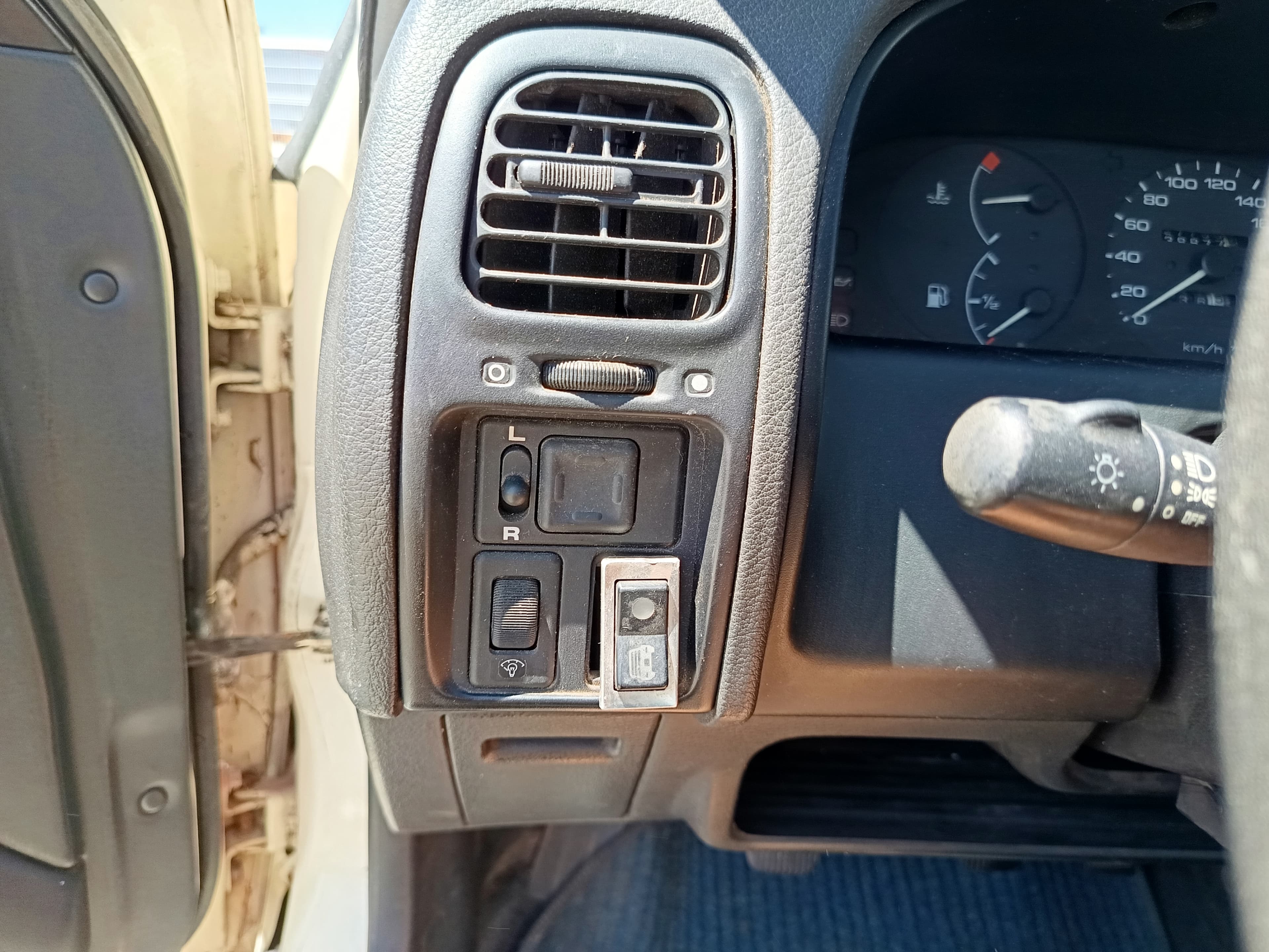Nissan Primera · Ano 1991 — imagem 38