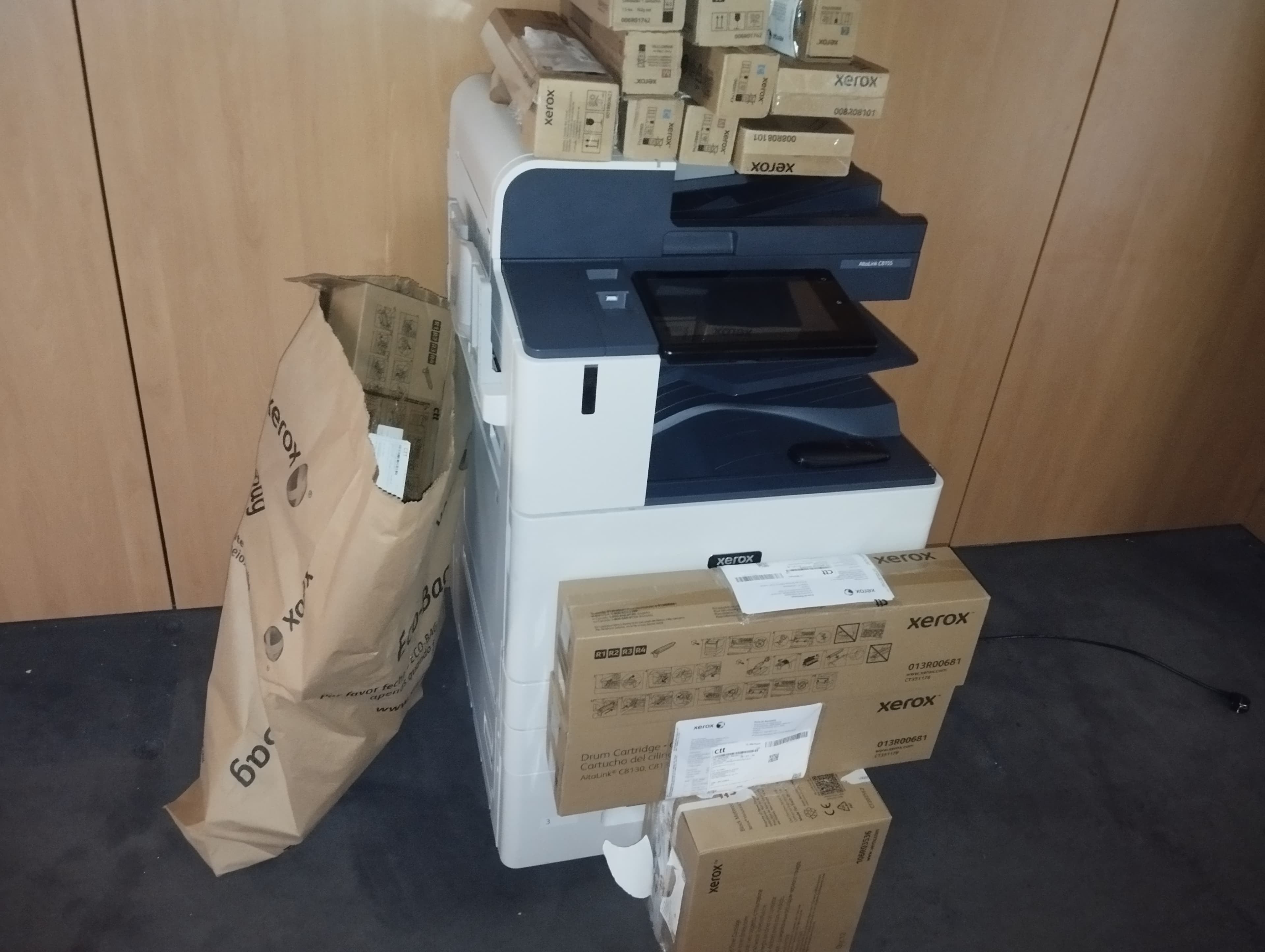 Mobiliário e Decoração · Tecnologia — image 11