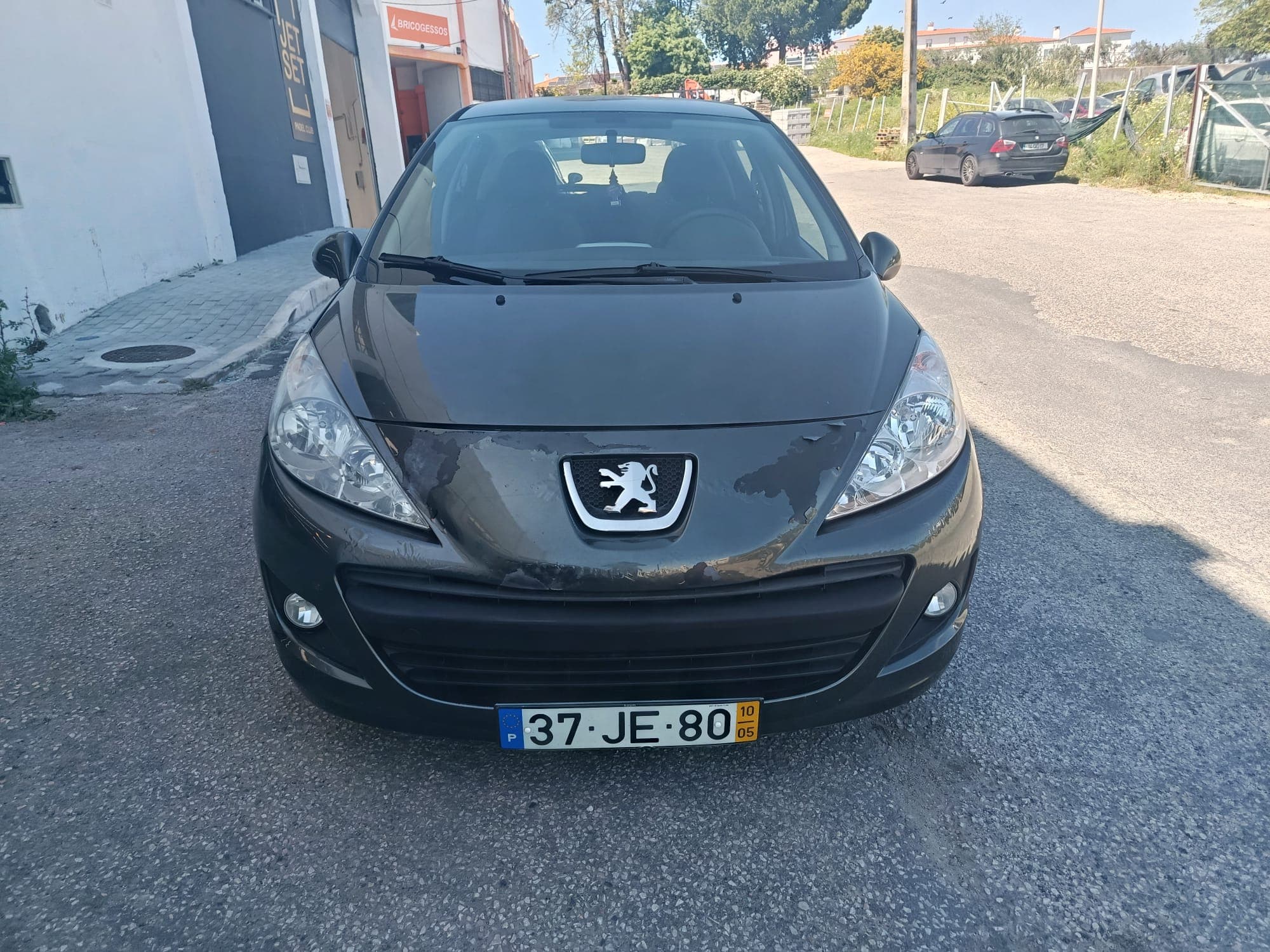 Peugeot 207 · Ano 2010 — image 2
