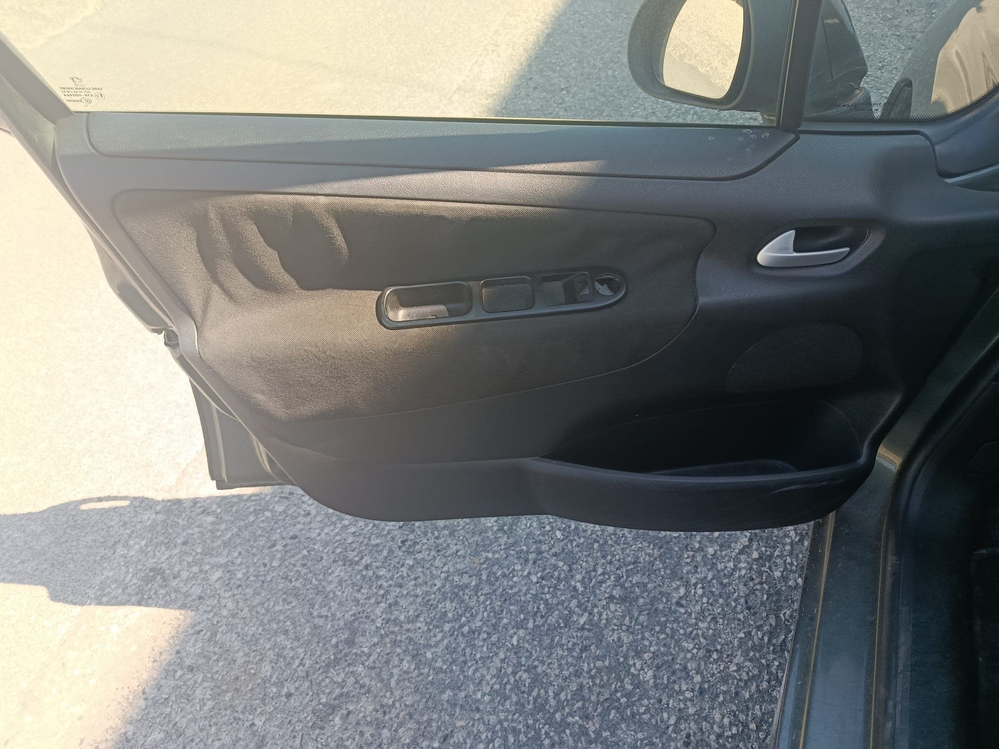Peugeot 207 · Ano 2010 — image 17