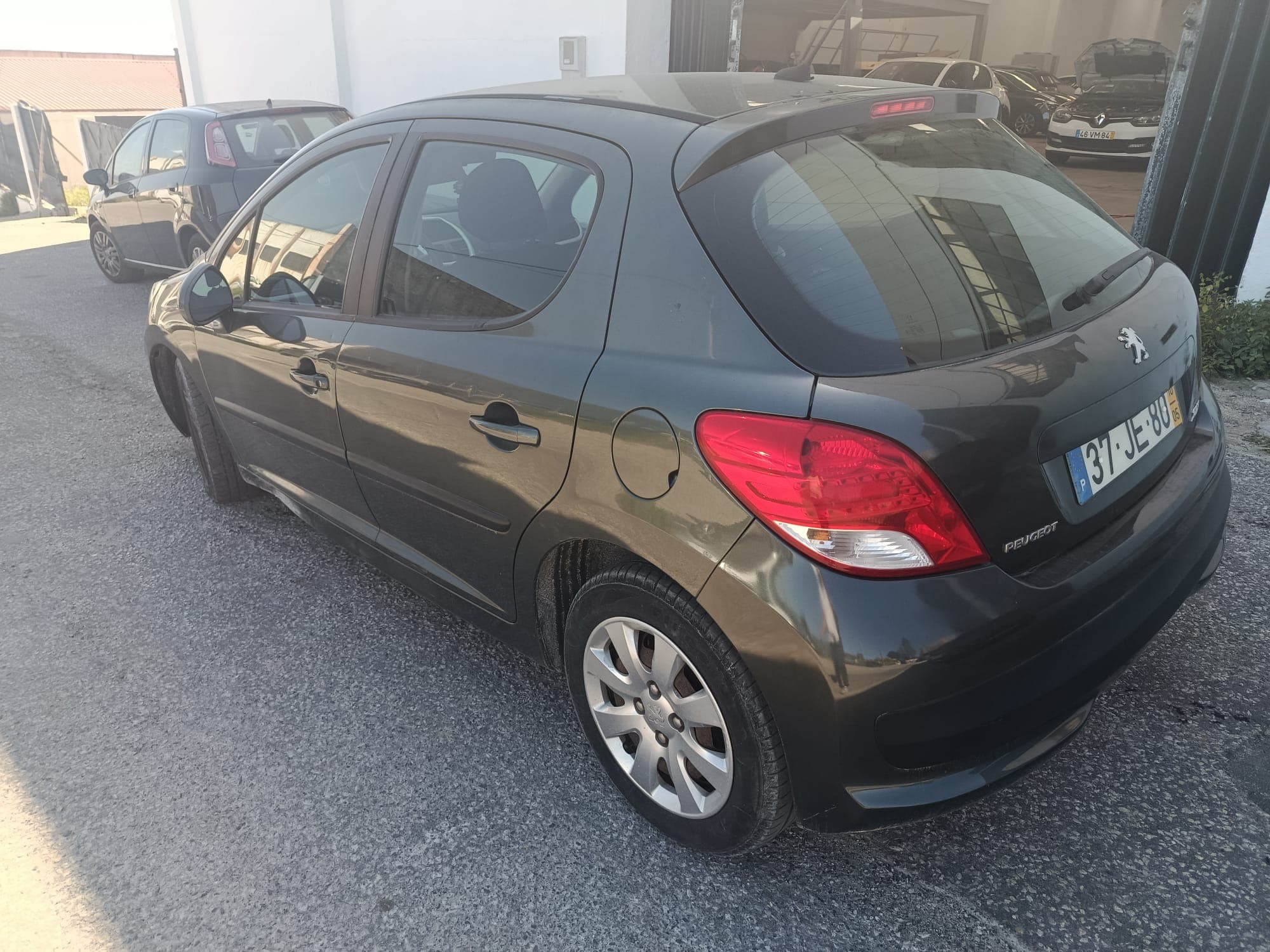 Peugeot 207 · Ano 2010 — image 6