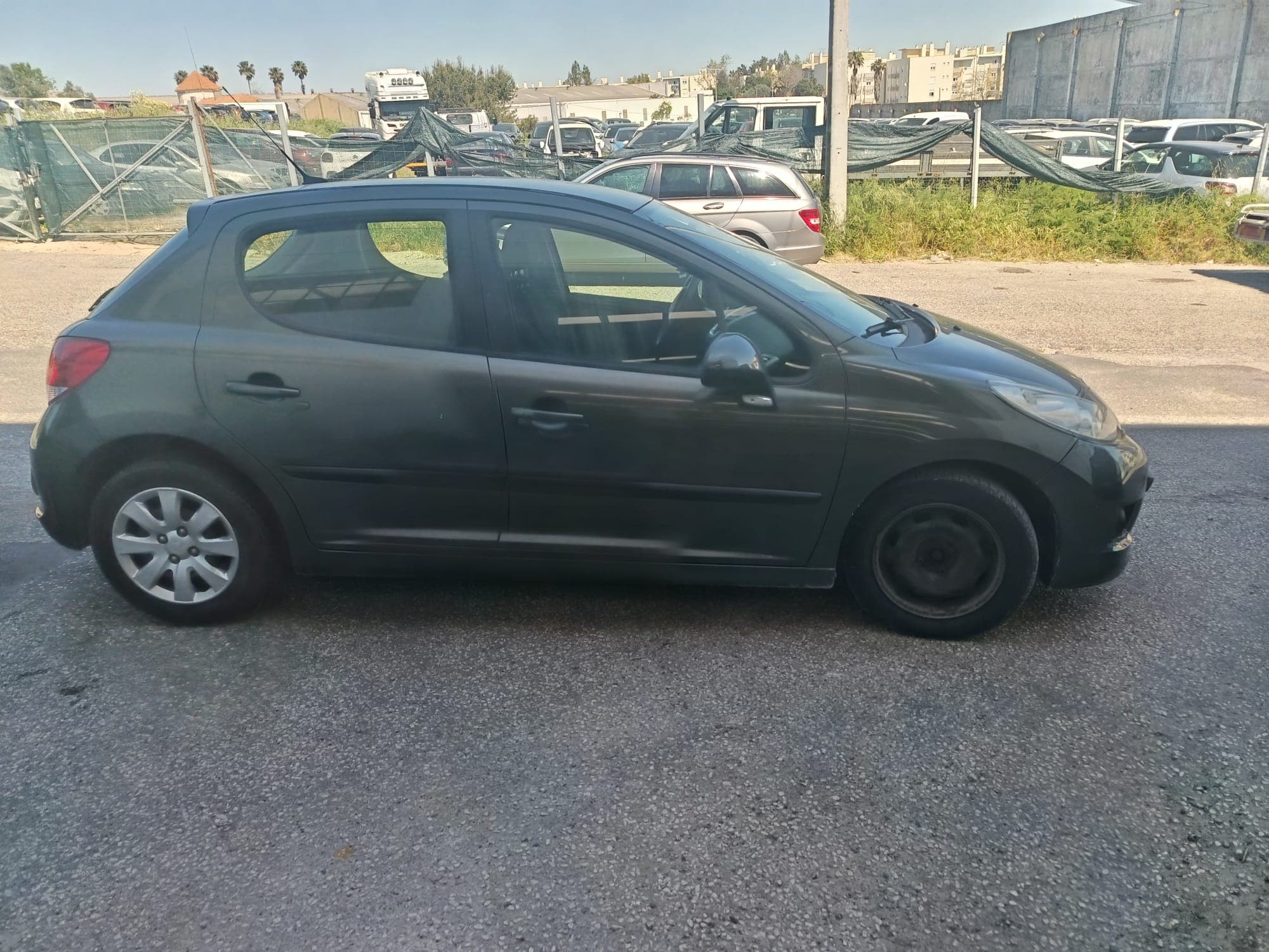 Peugeot 207 · Ano 2010 — image 8