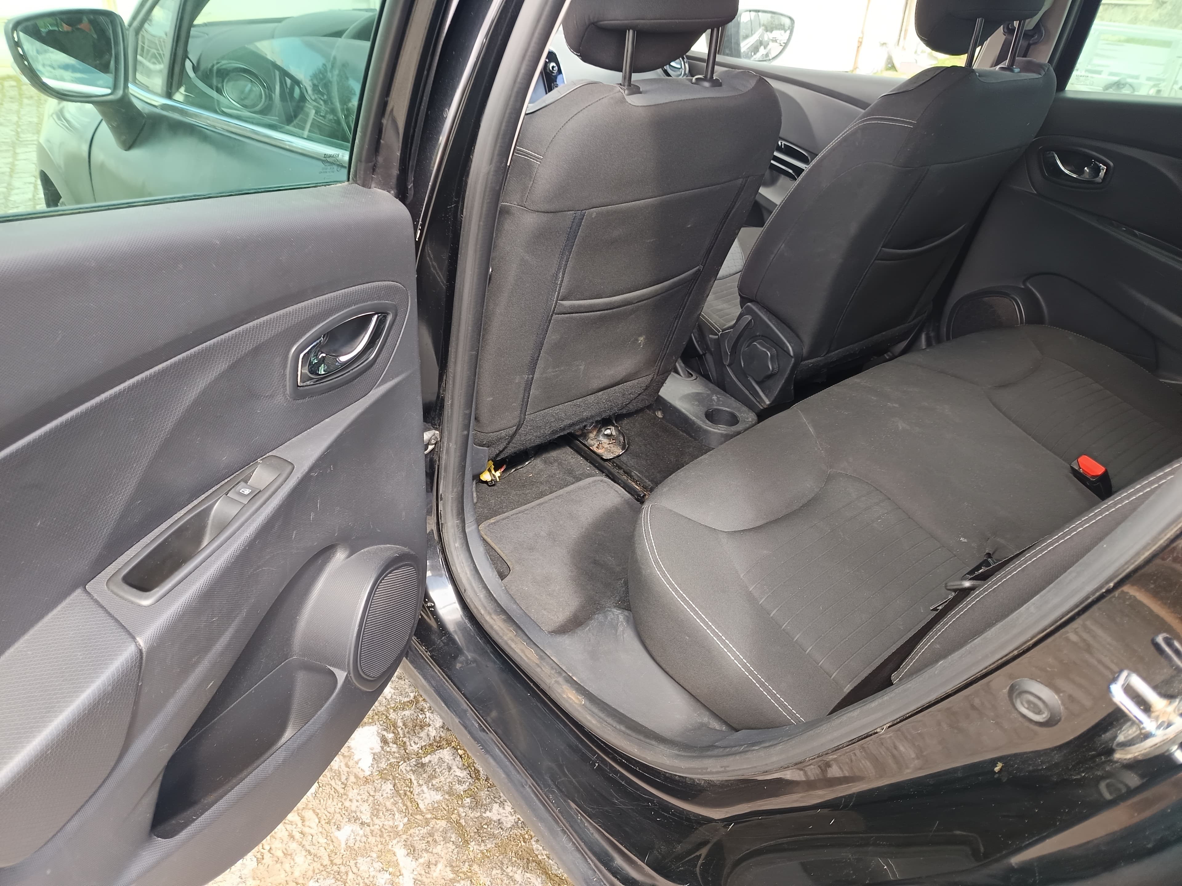 Renault Clio · Ano 2013      Més Outubro — image 36