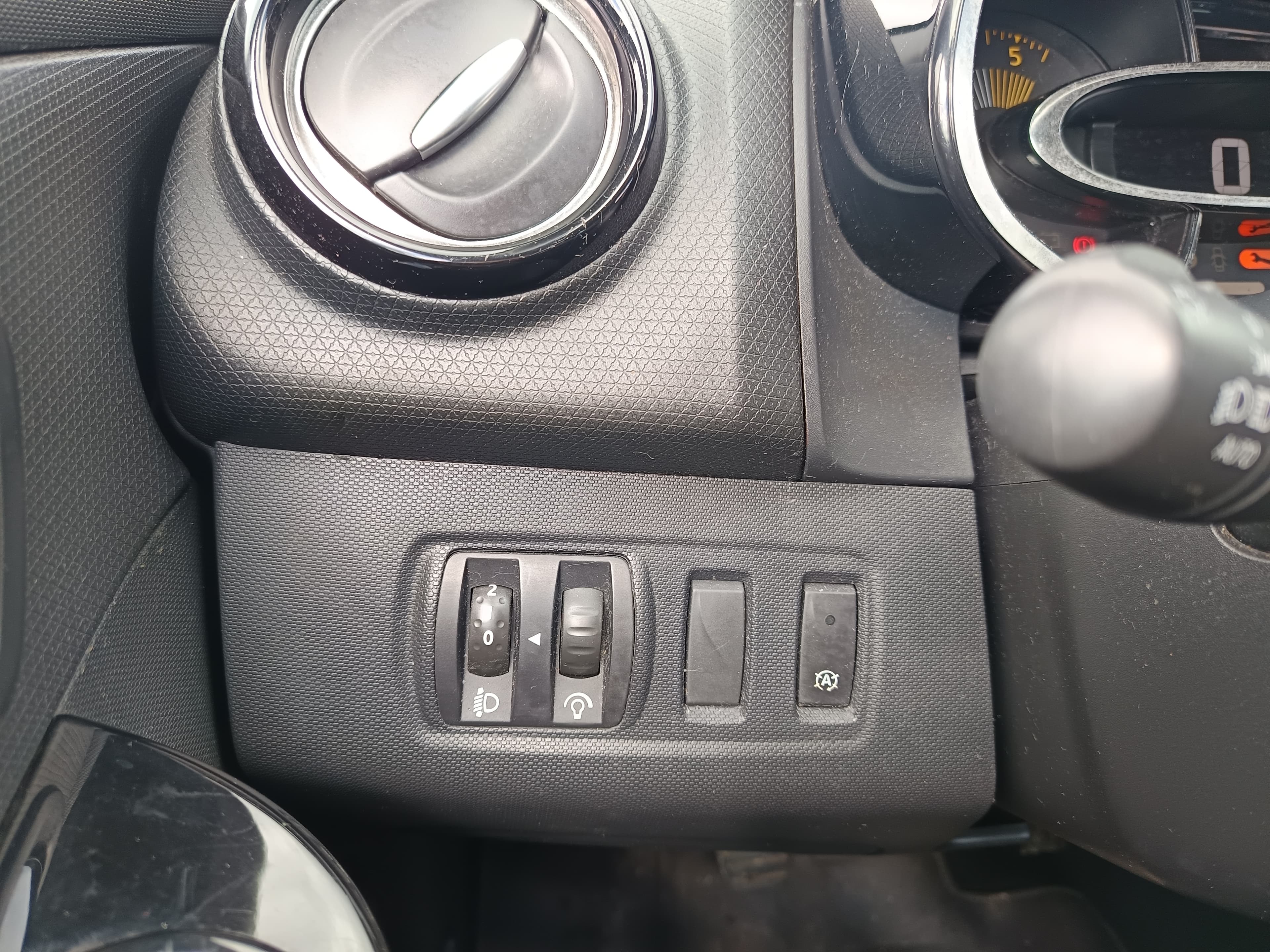 Renault Clio · Ano 2013      Més Outubro — image 53
