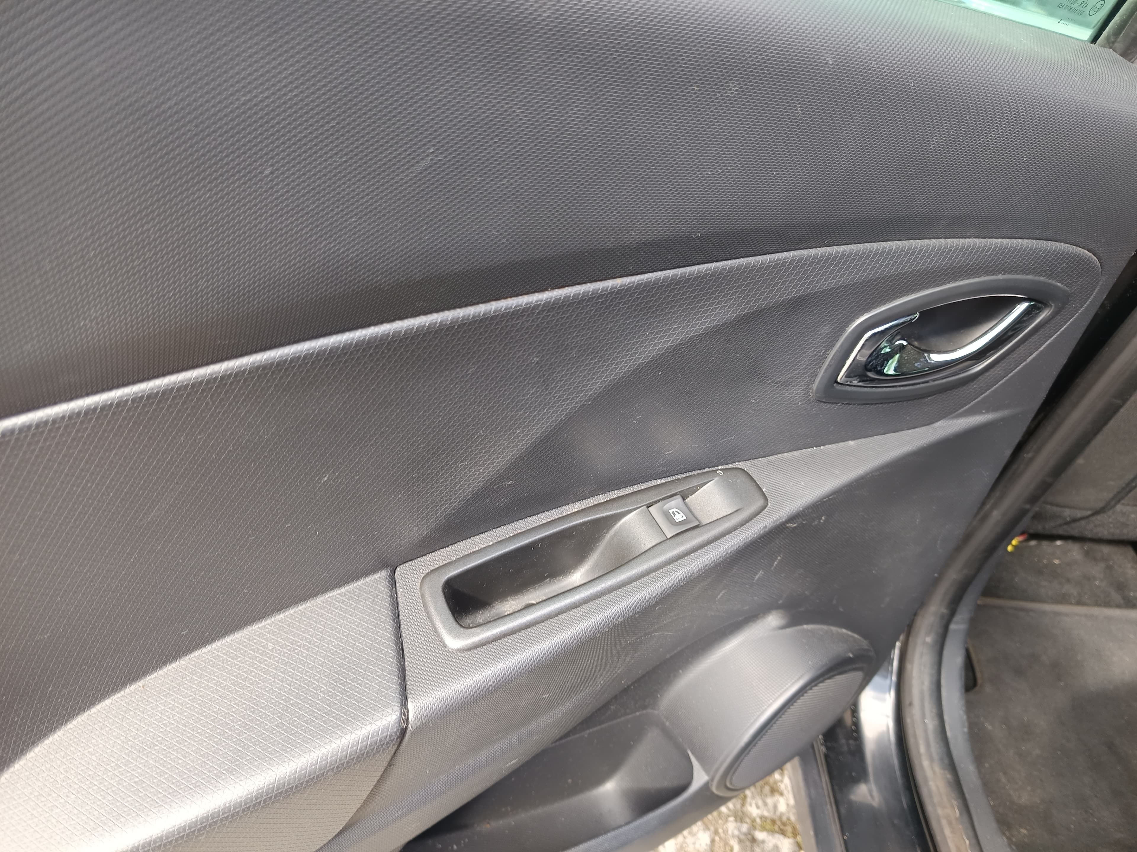 Renault Clio · Ano 2013      Més Outubro — image 37