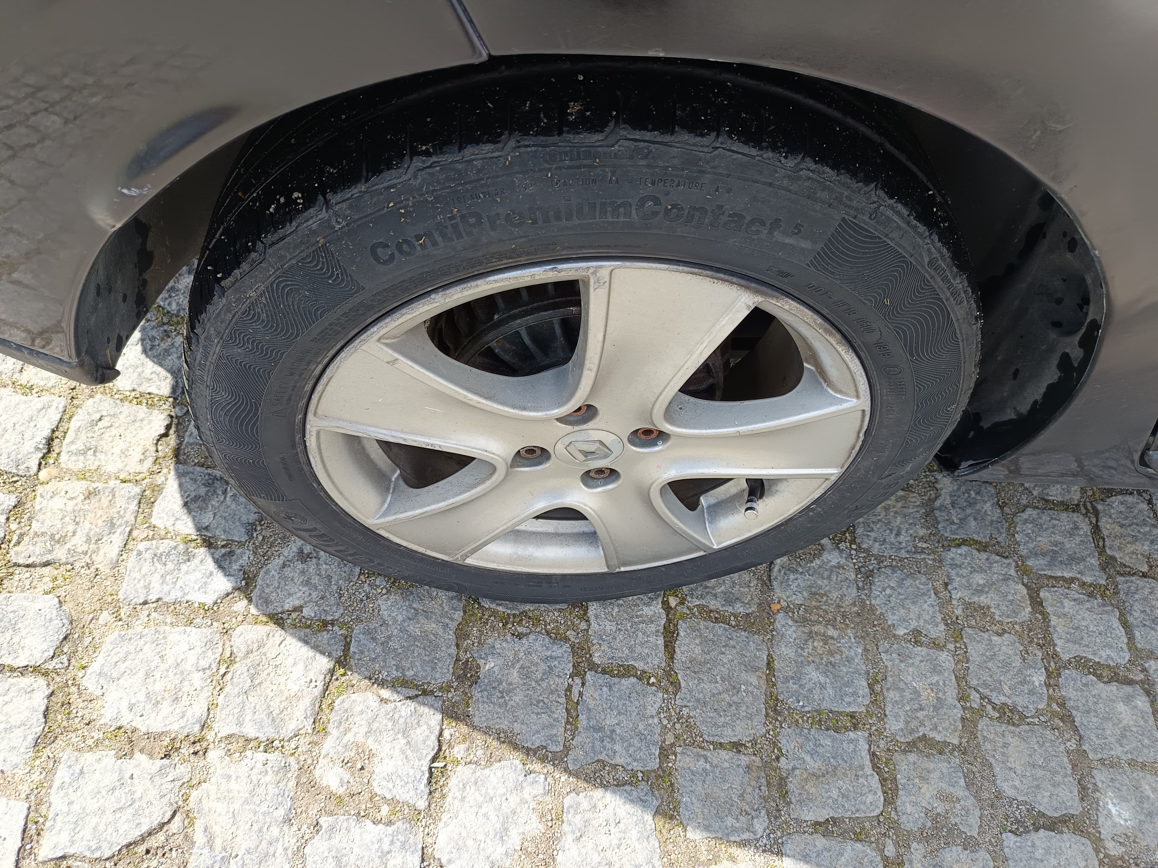 Renault Clio · Ano 2013      Més Outubro — image 17