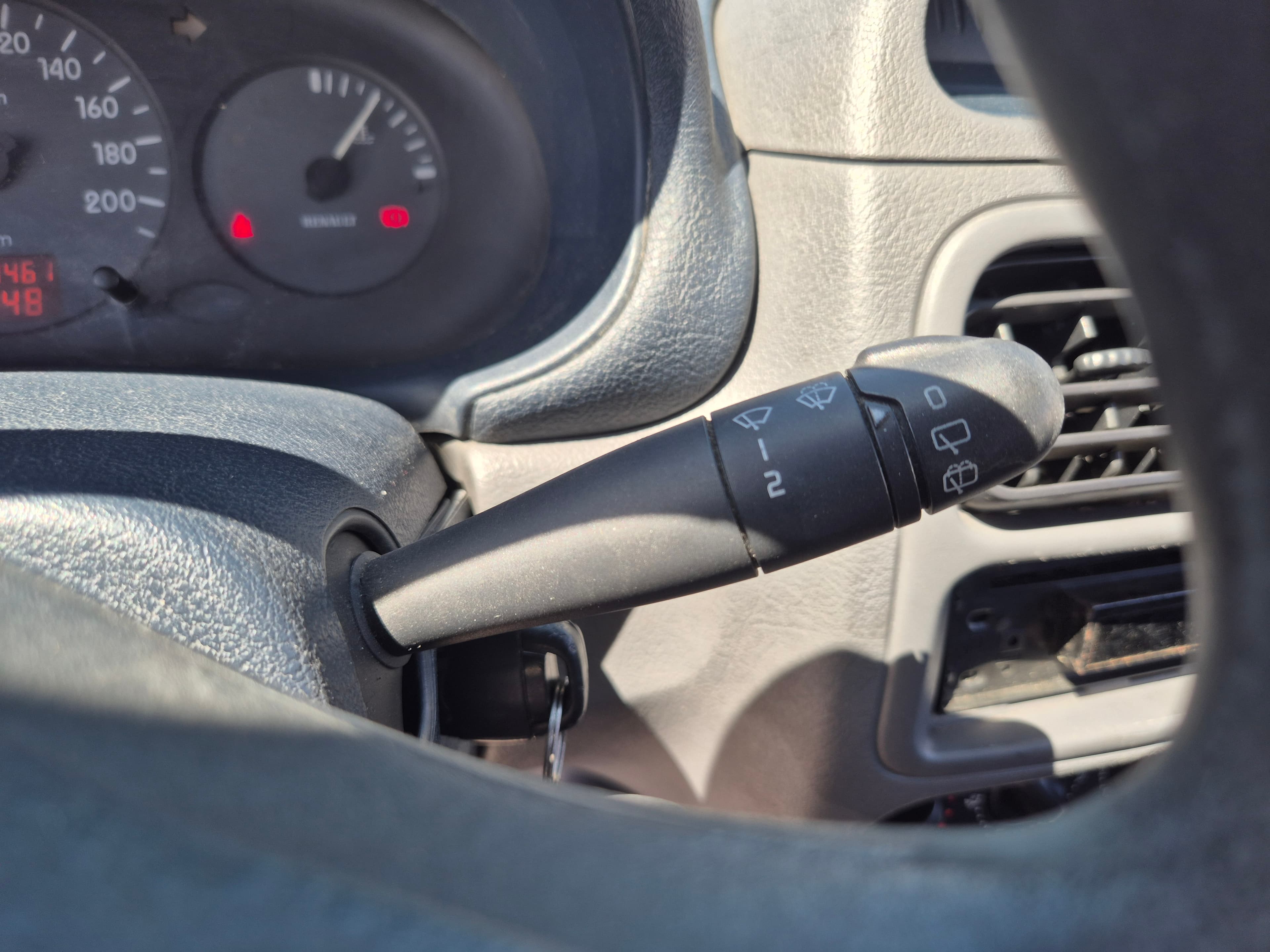 Renault Clio · Año 2001 — imagen 25
