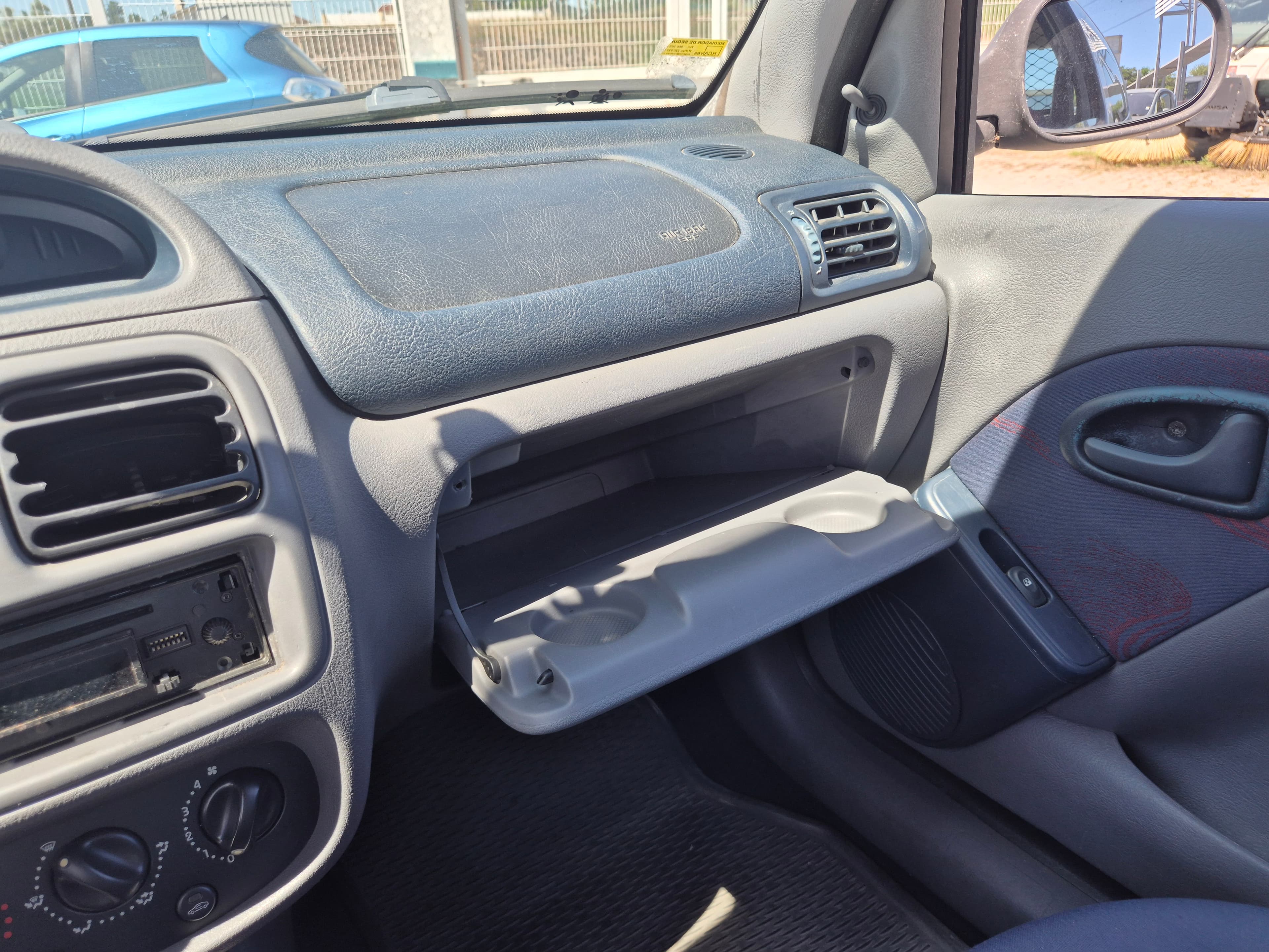 Renault Clio · Año 2001 — imagen 35