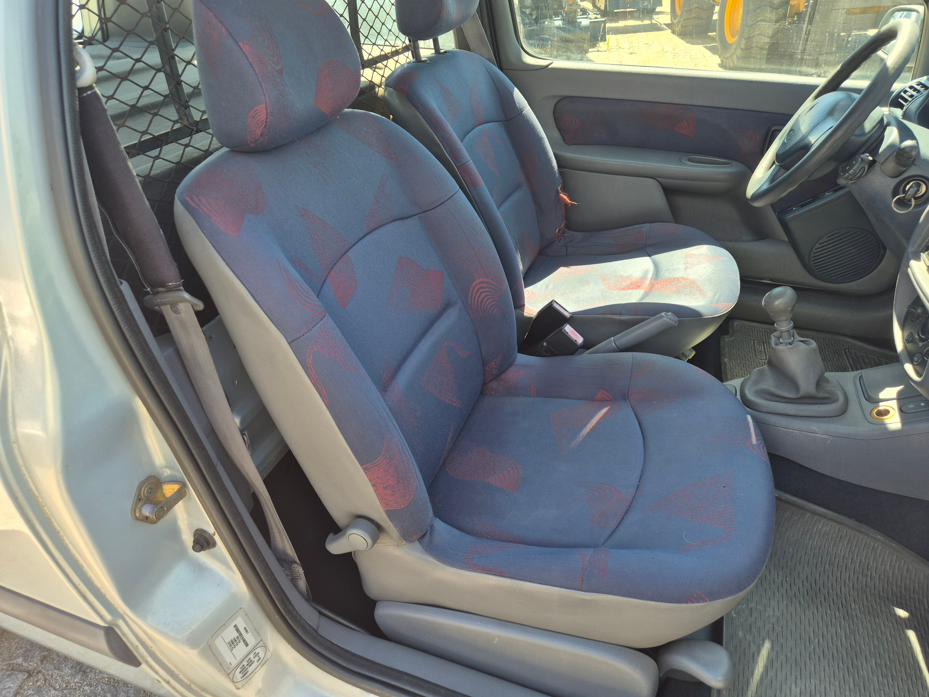 Renault Clio · Año 2001 — imagen 17