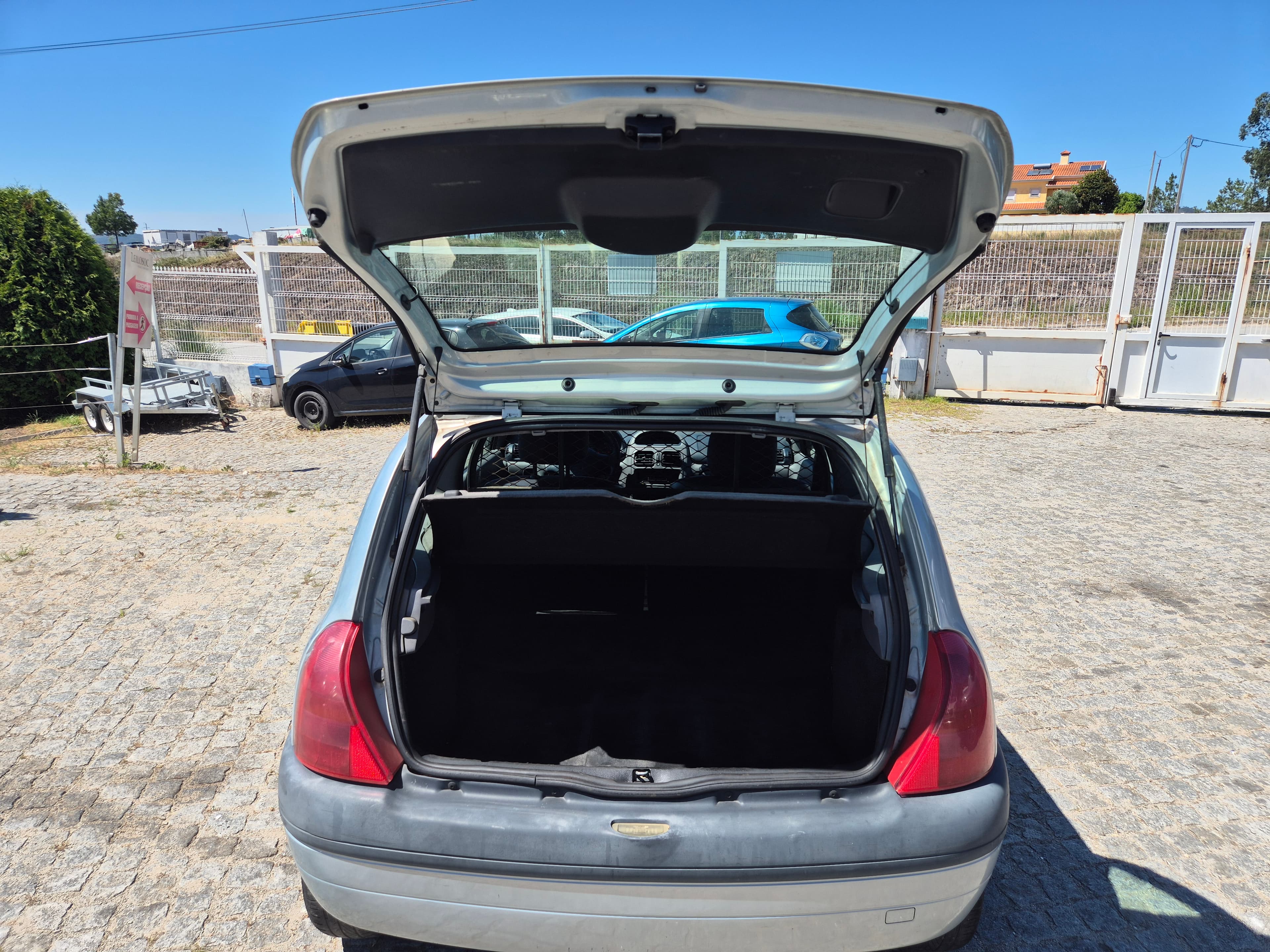 Renault Clio · Año 2001 — imagen 12