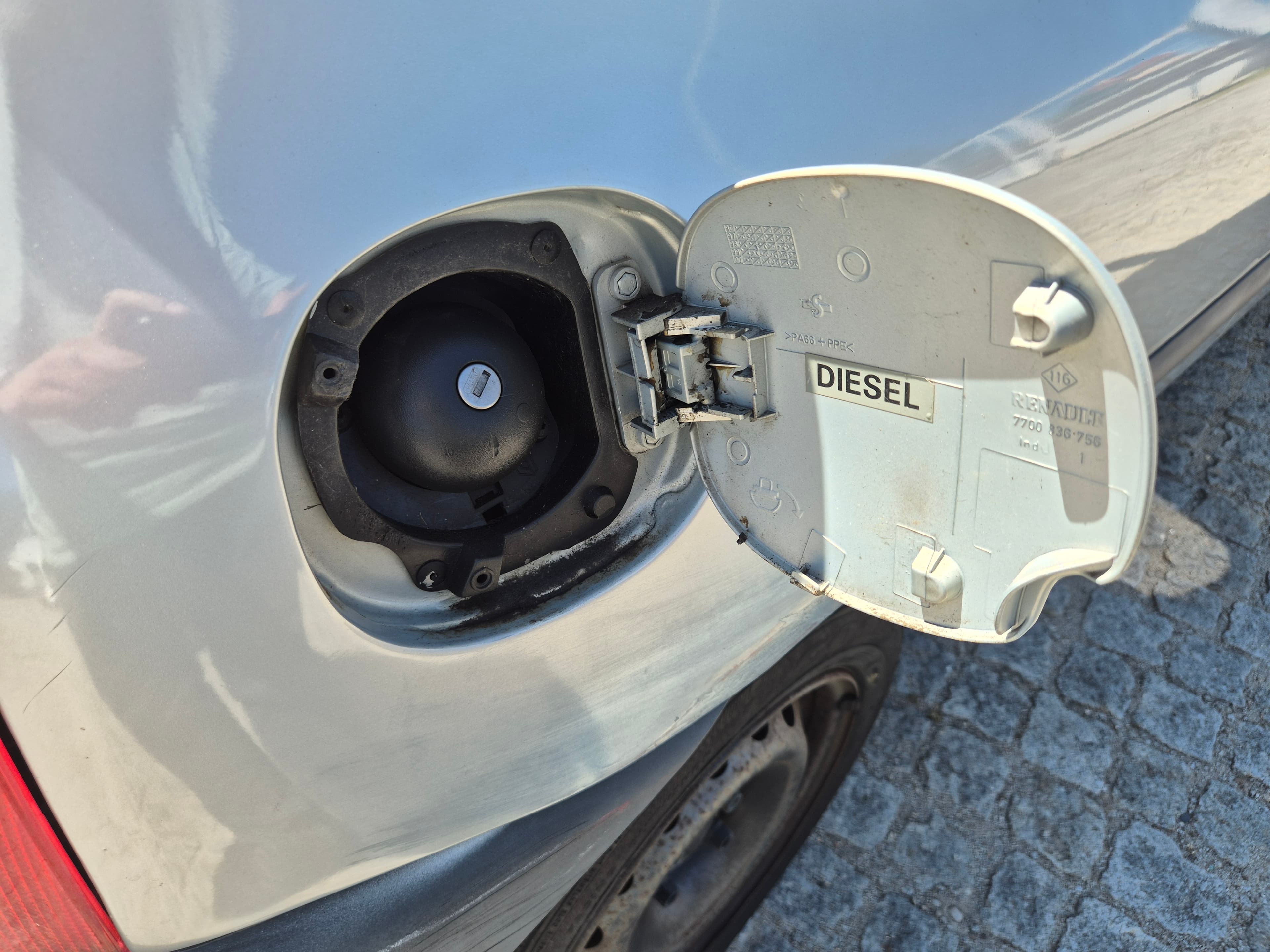 Renault Clio · Año 2001 — imagen 11
