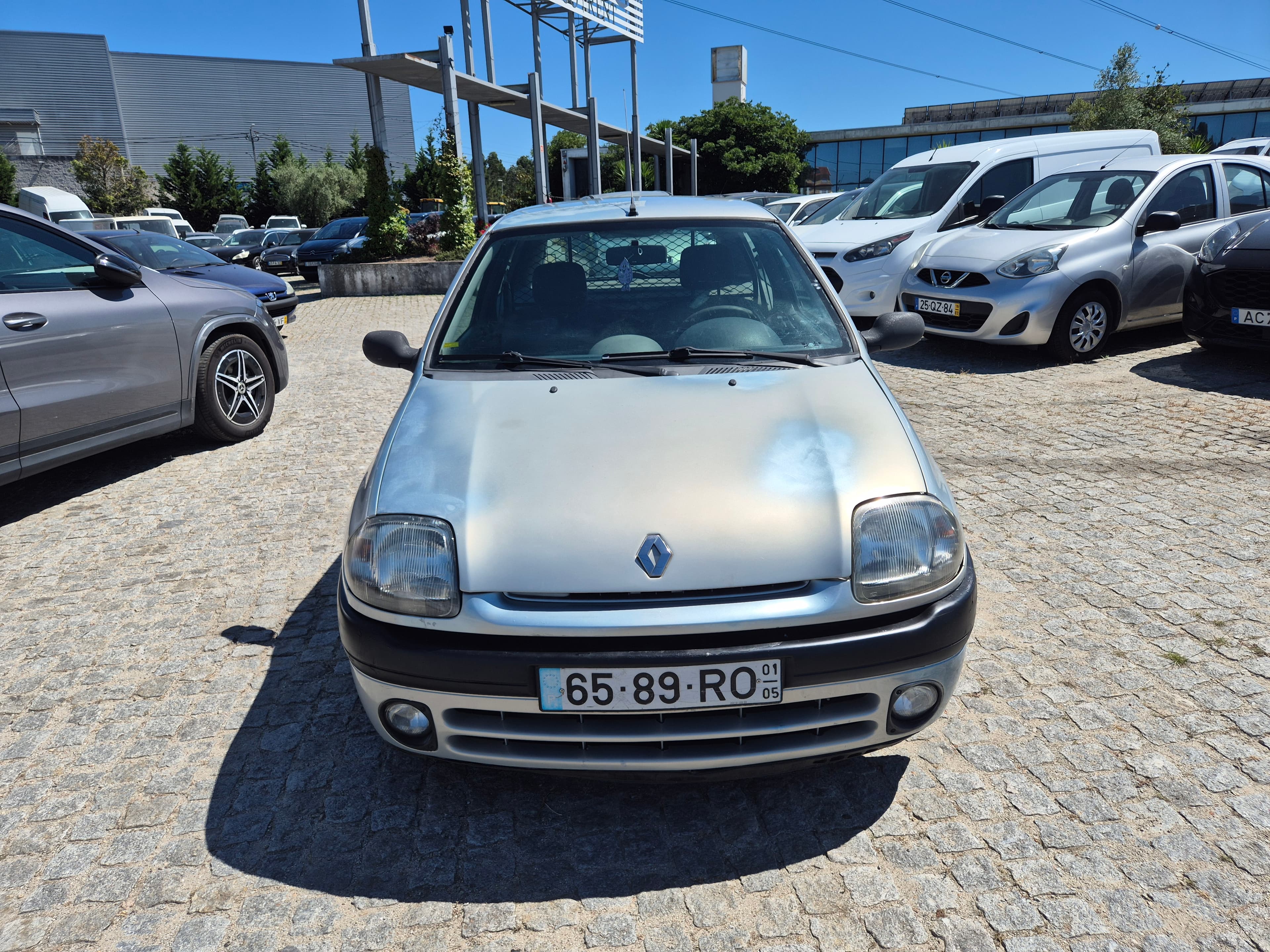 Renault Clio · Año 2001 — imagen 2