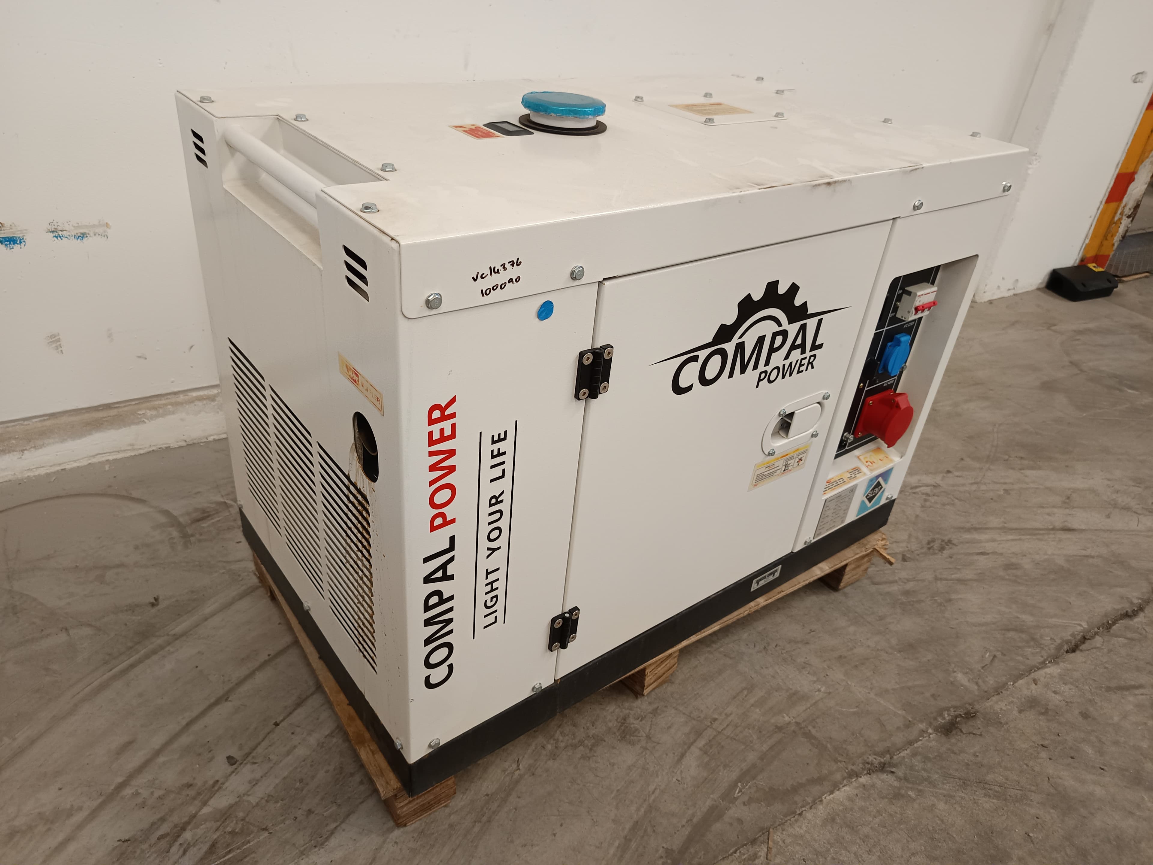 Gerador Compal VG-R110 de 11 KVA — image 2
