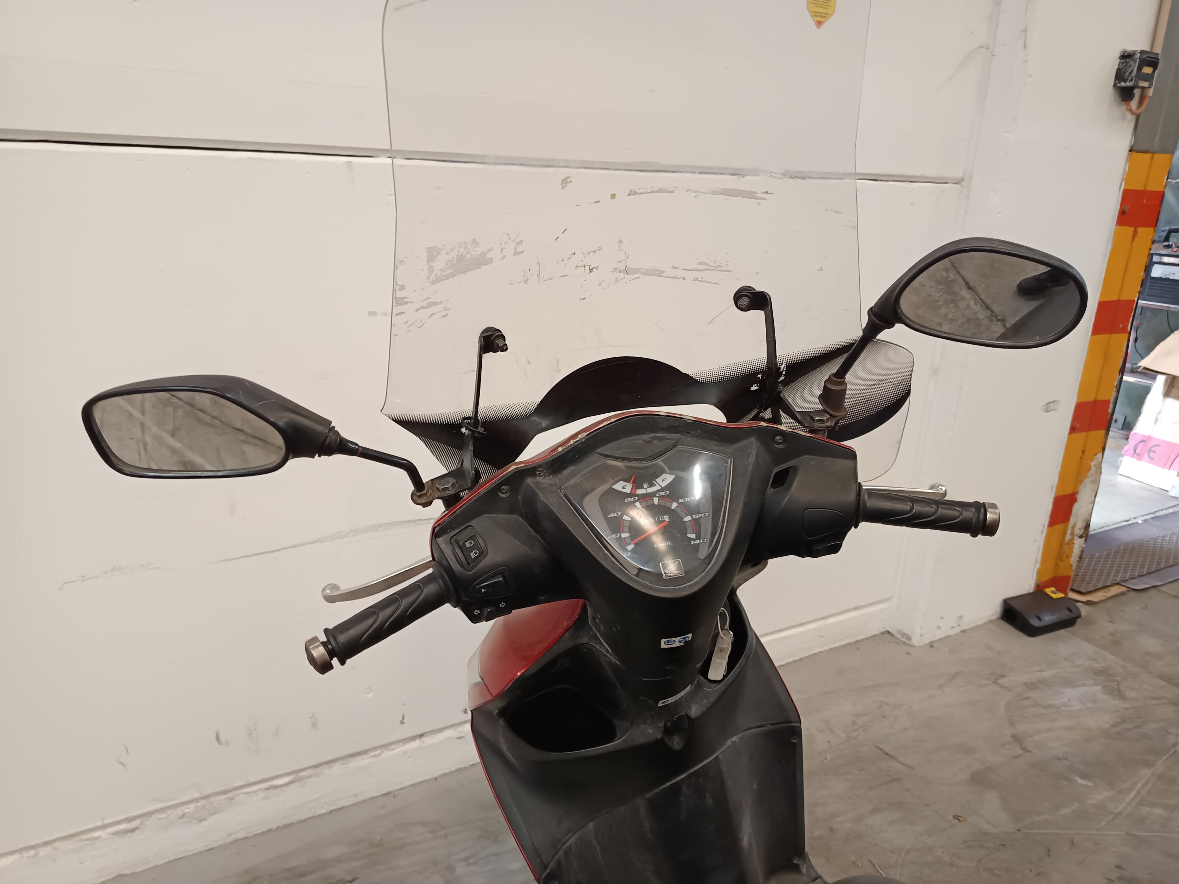 HONDA Vision NSC 110 · Ano 2013 — imagen 11
