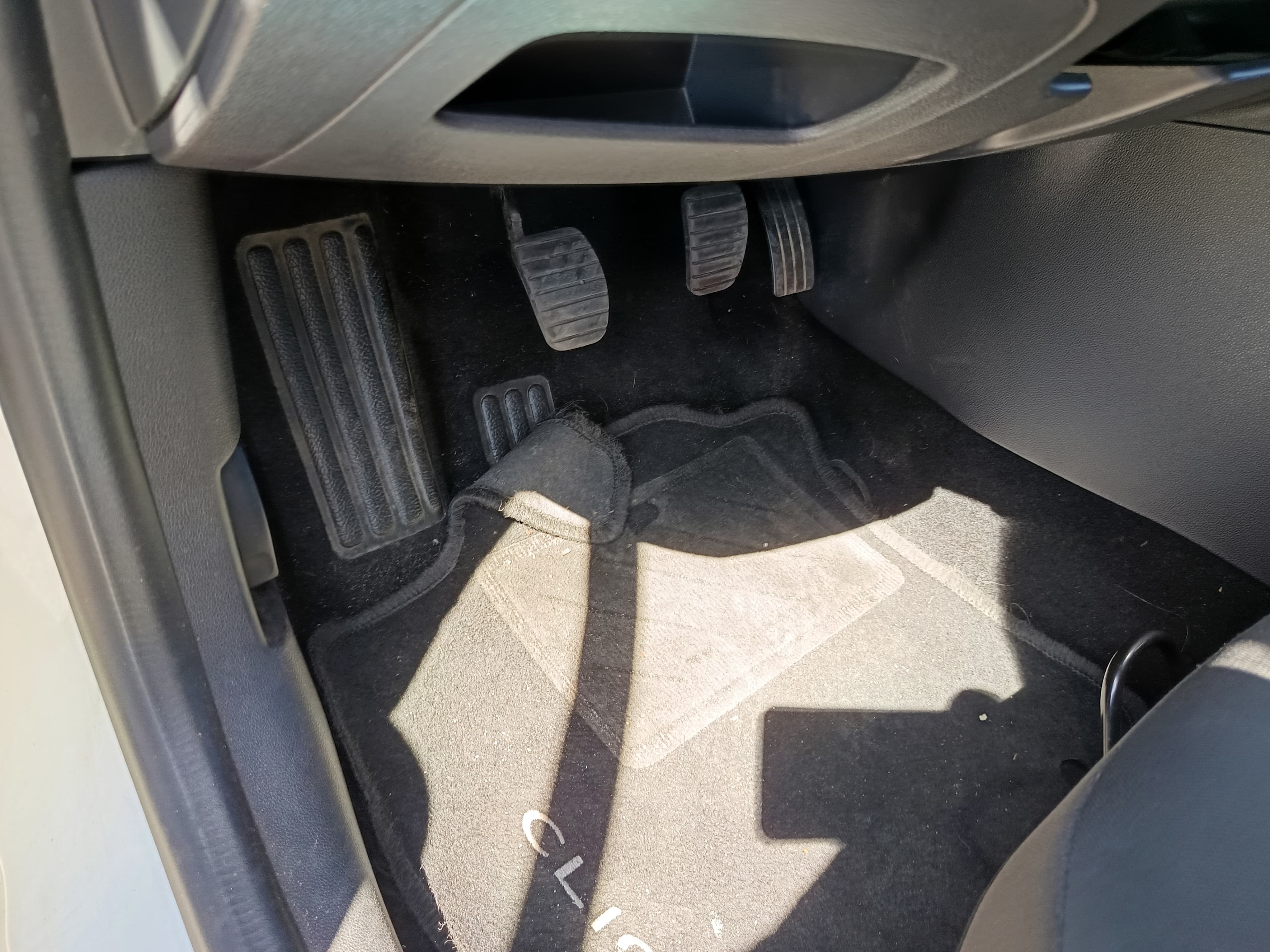 Renault Clio · Ano 2019 — image 34
