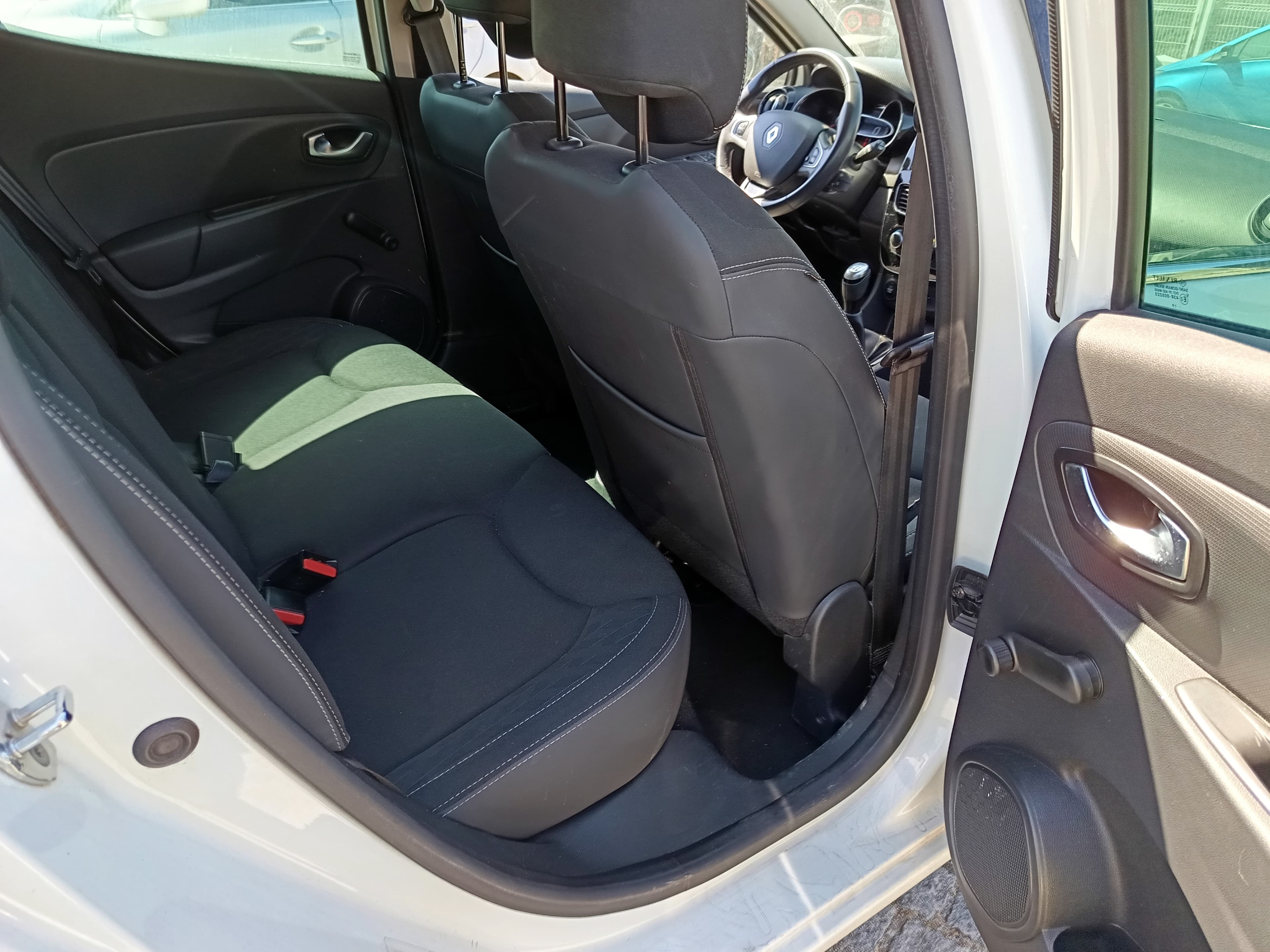 Renault Clio · Ano 2019 — image 21