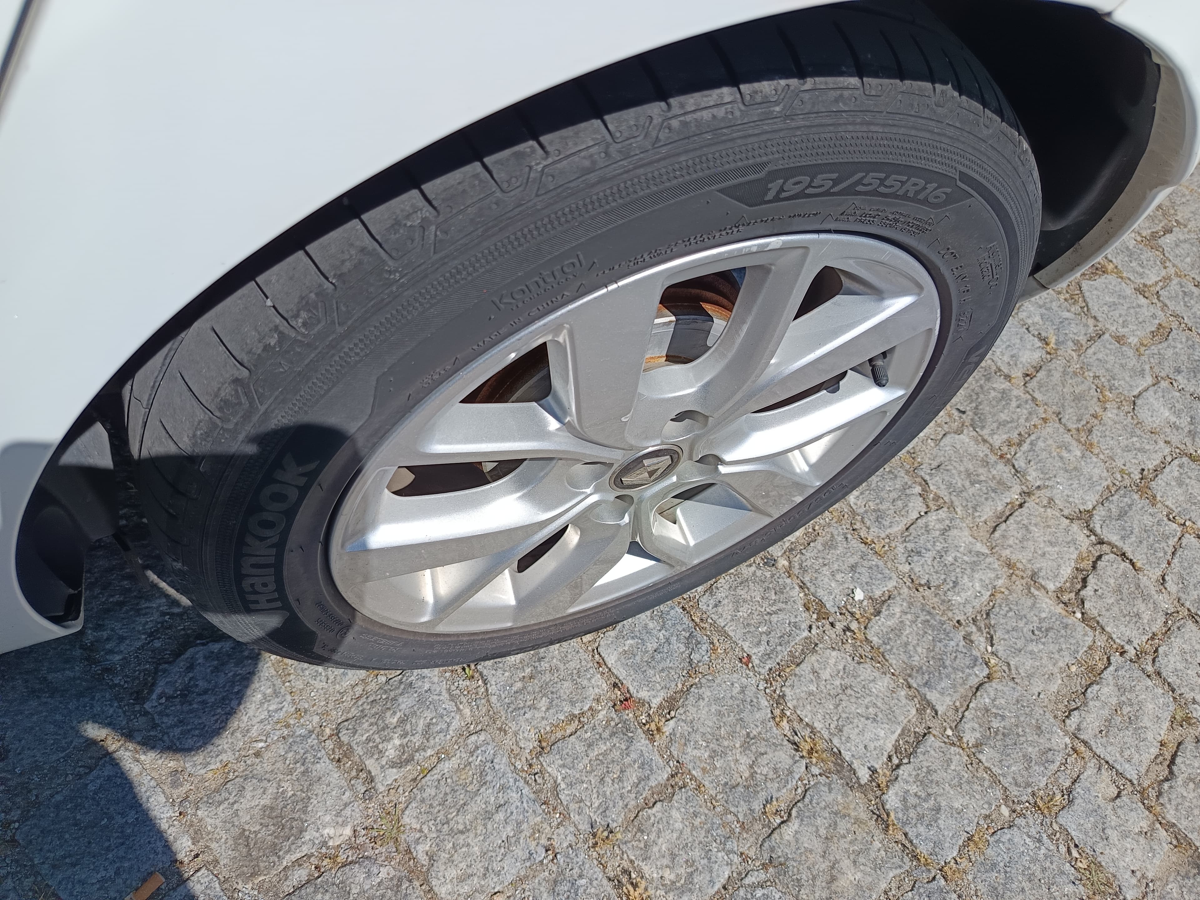 Renault Clio · Ano 2019 — image 9