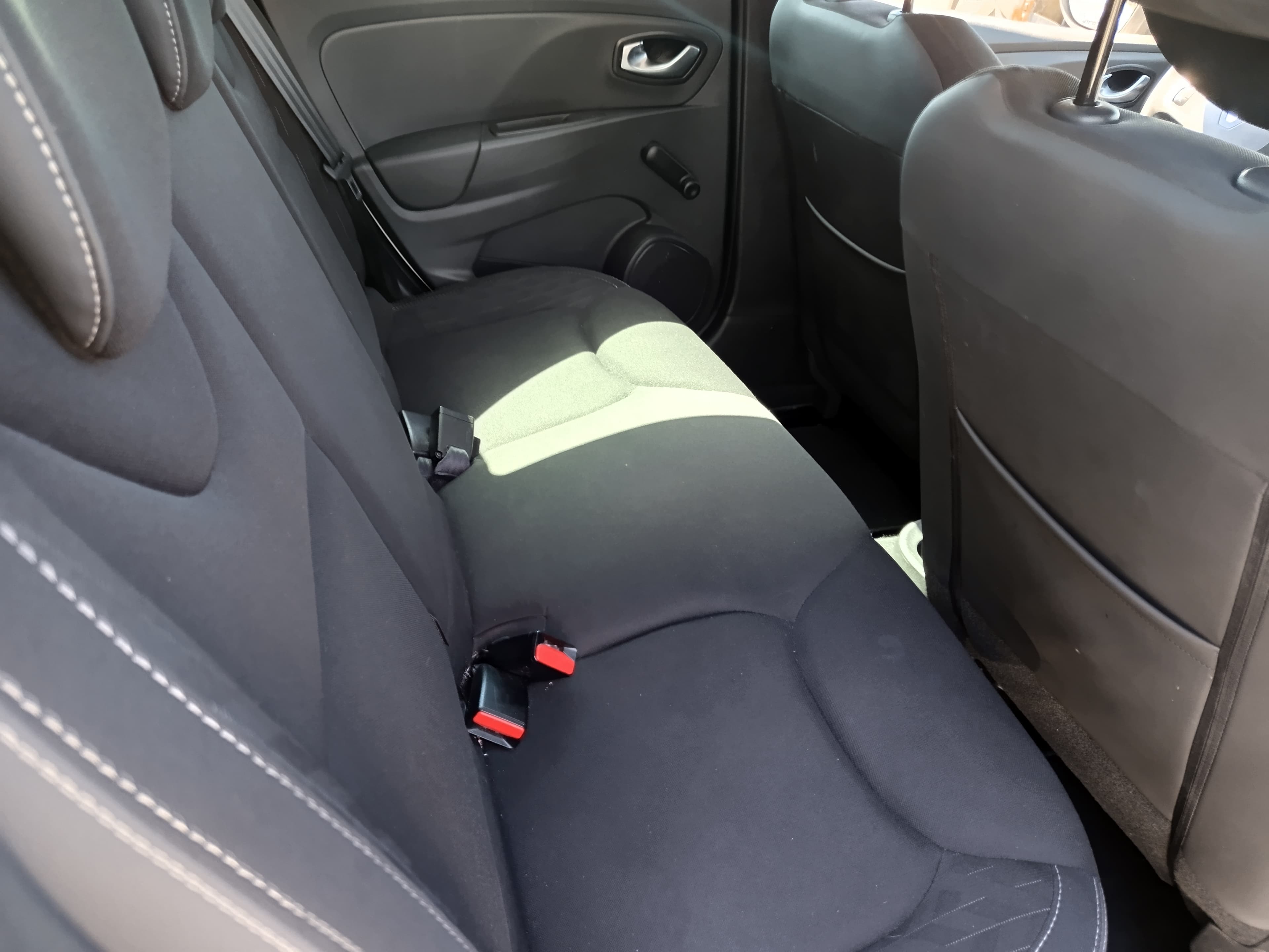 Renault Clio · Ano 2019 — image 23