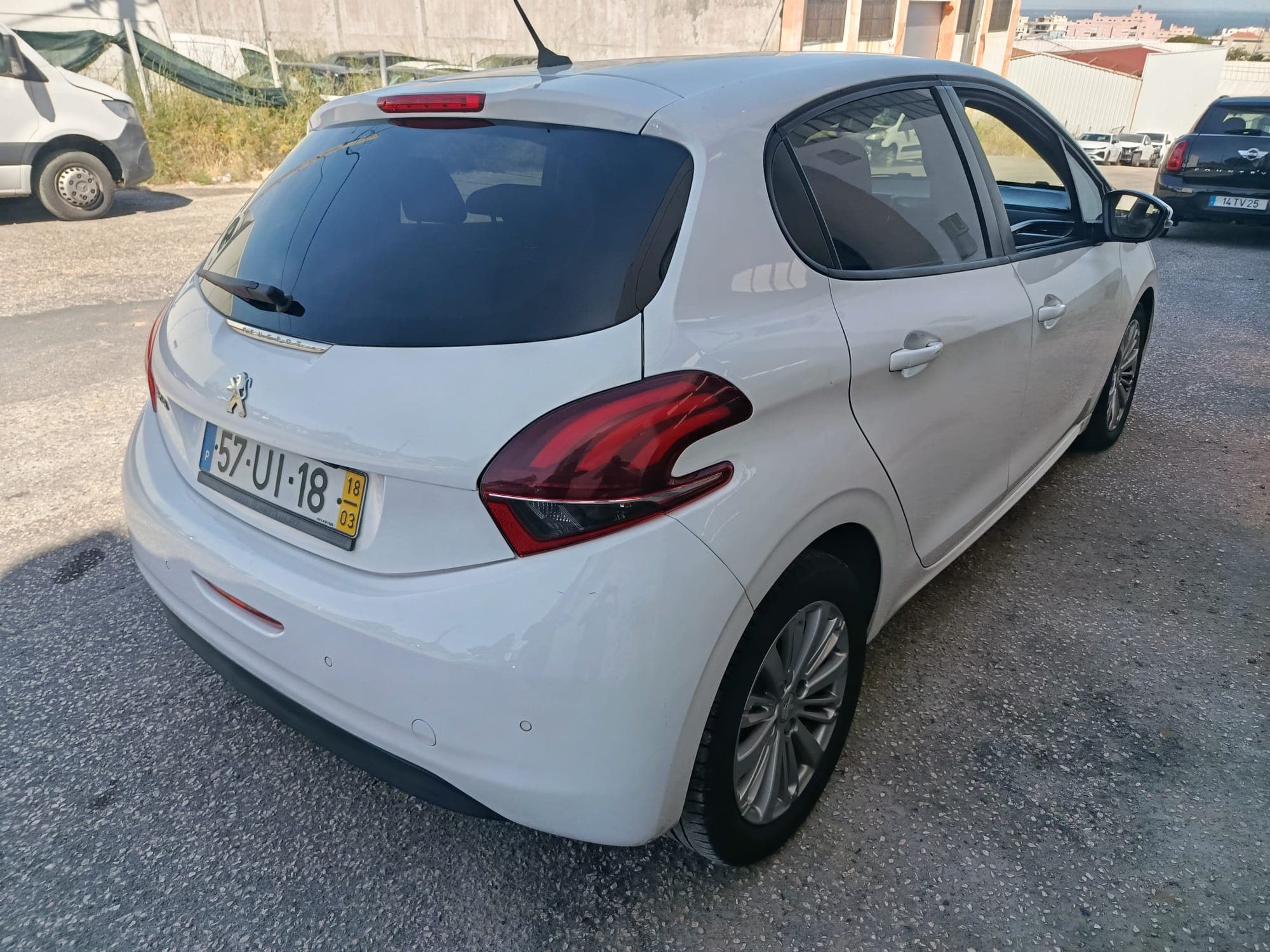 Peugeot 208 · Ano 2018 — image 6