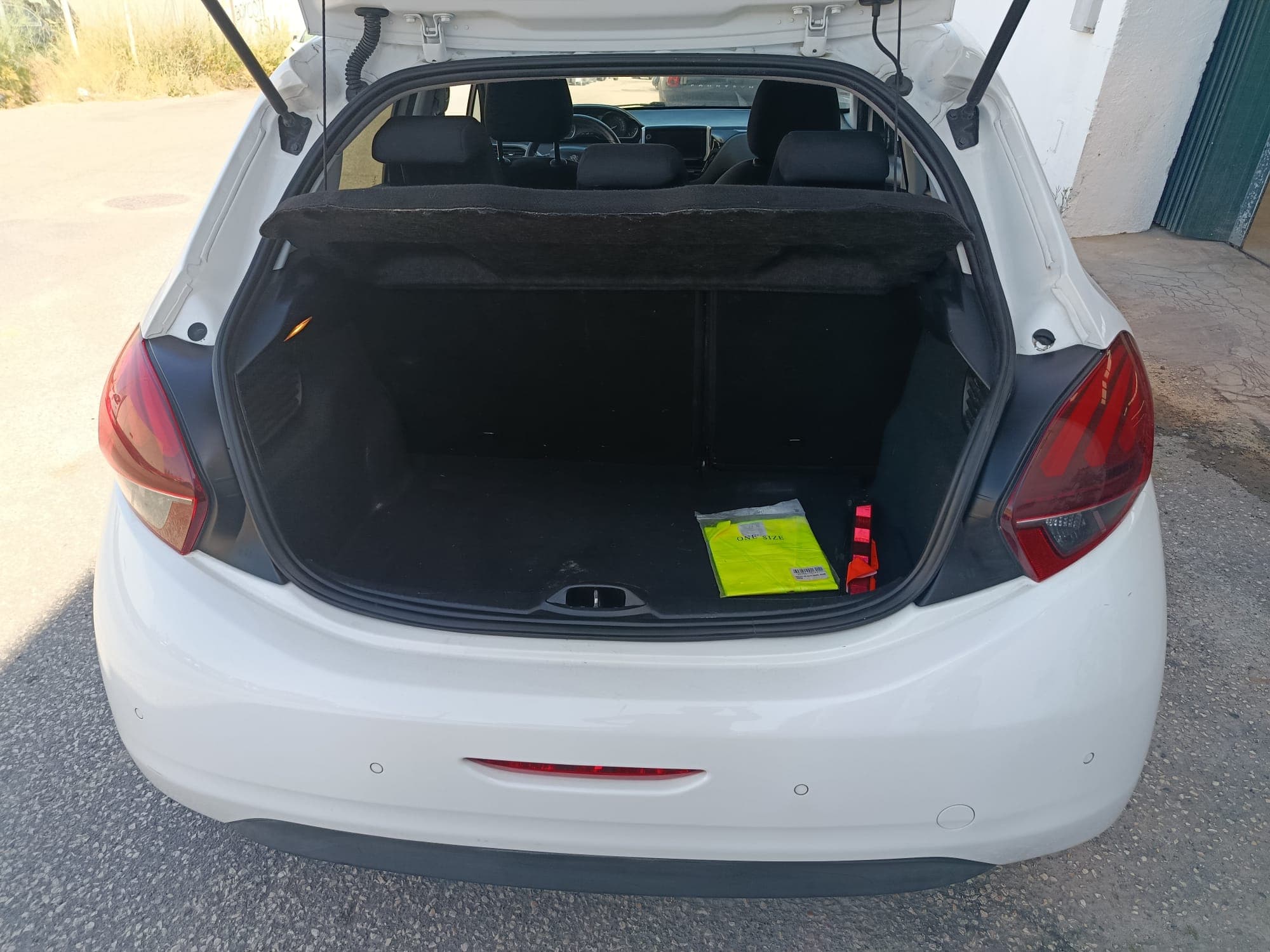 Peugeot 208 · Ano 2018 — image 10